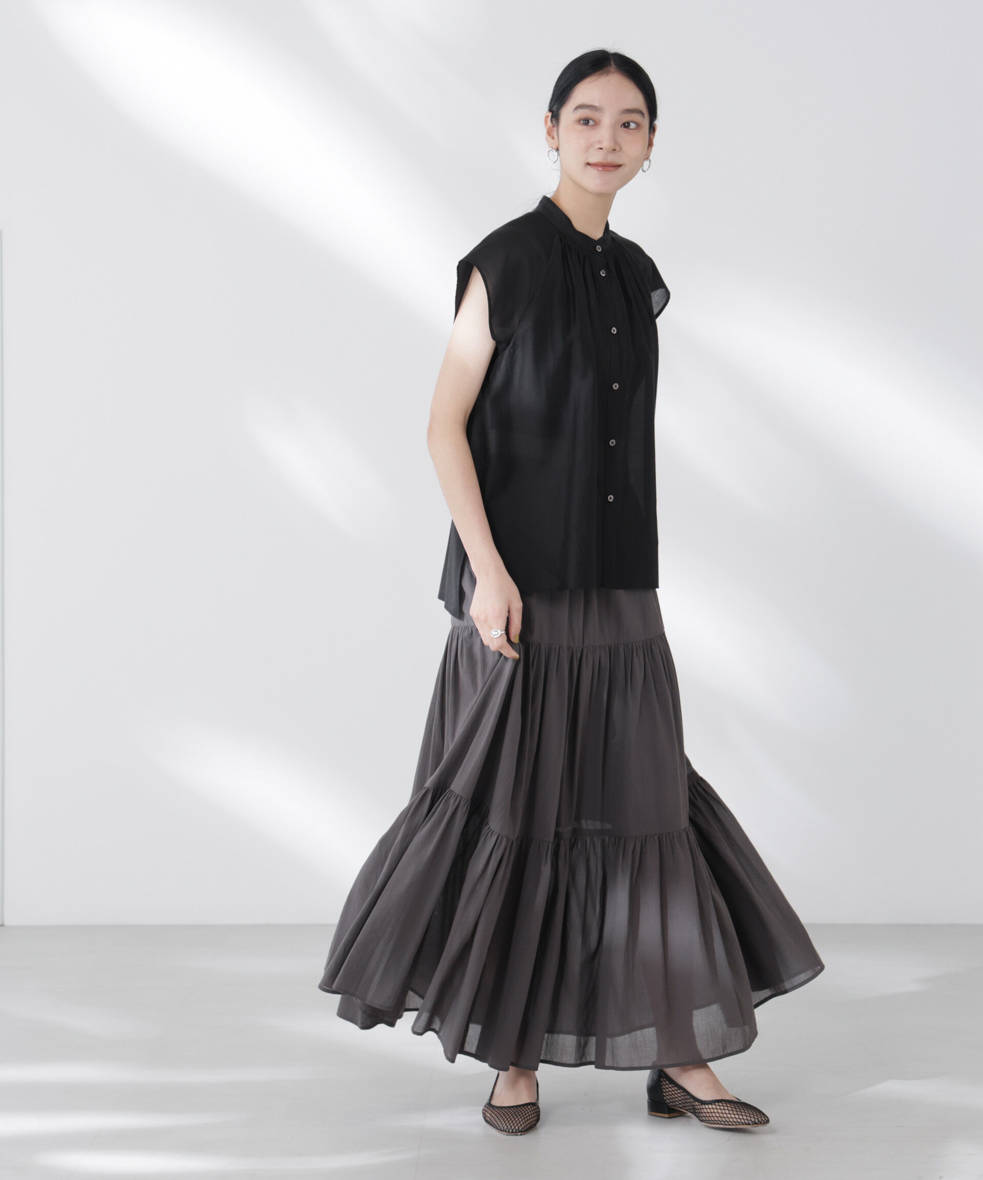 nano･universe「シアーサテンスタンドカラーブラウス」|シャツ・ブラウス|