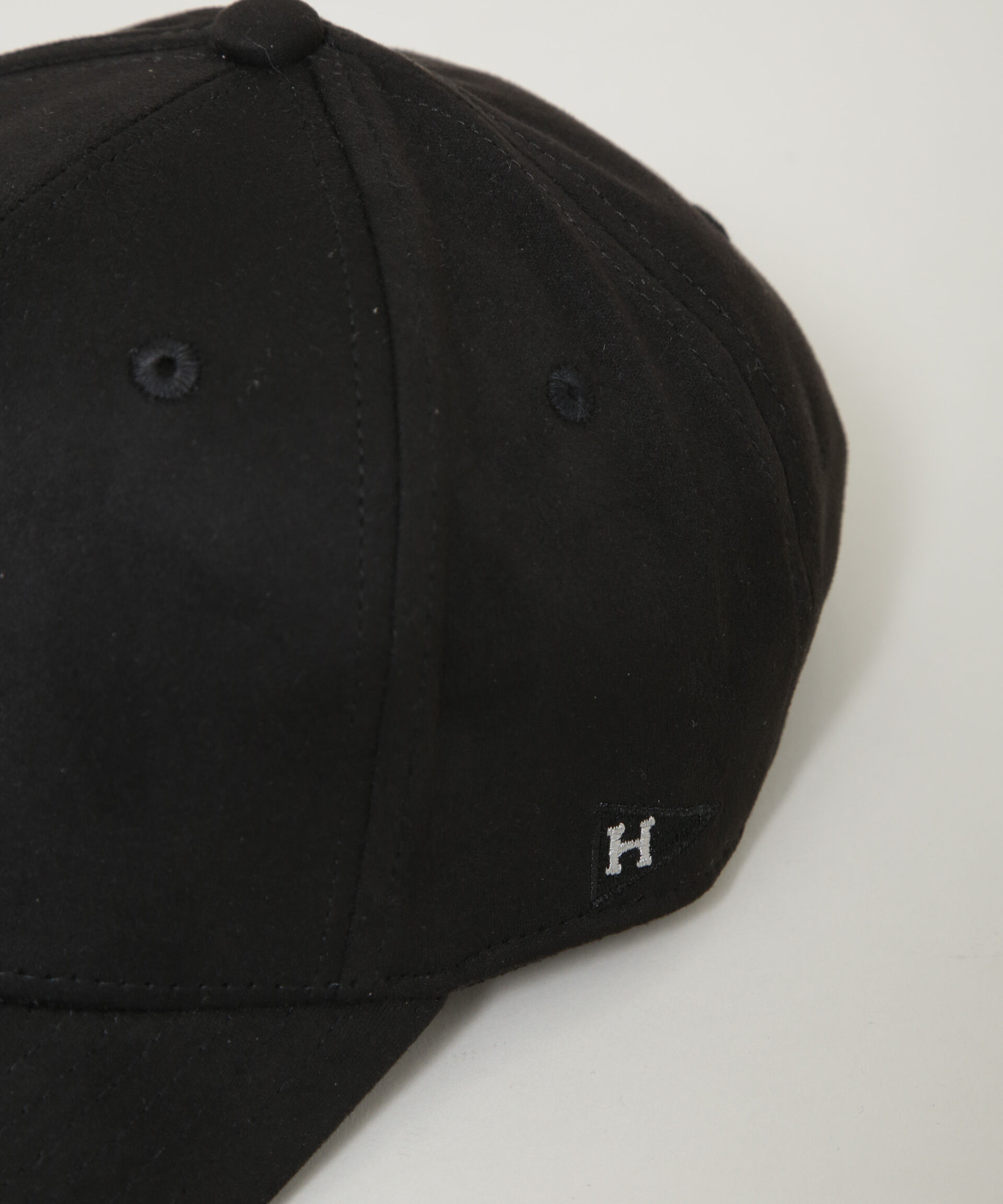 nano･universe「Healthknit/別注 フェイクスエードペナント刺繍キャップ」|キャップ・キャスケット|