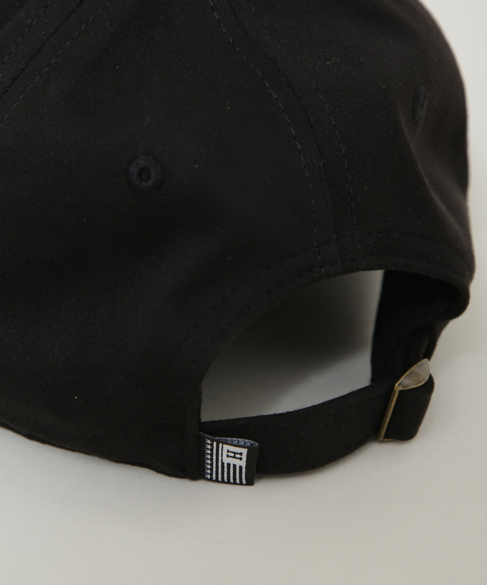 nano･universe「Healthknit/別注 フェイクスエードペナント刺繍キャップ」|キャップ・キャスケット|