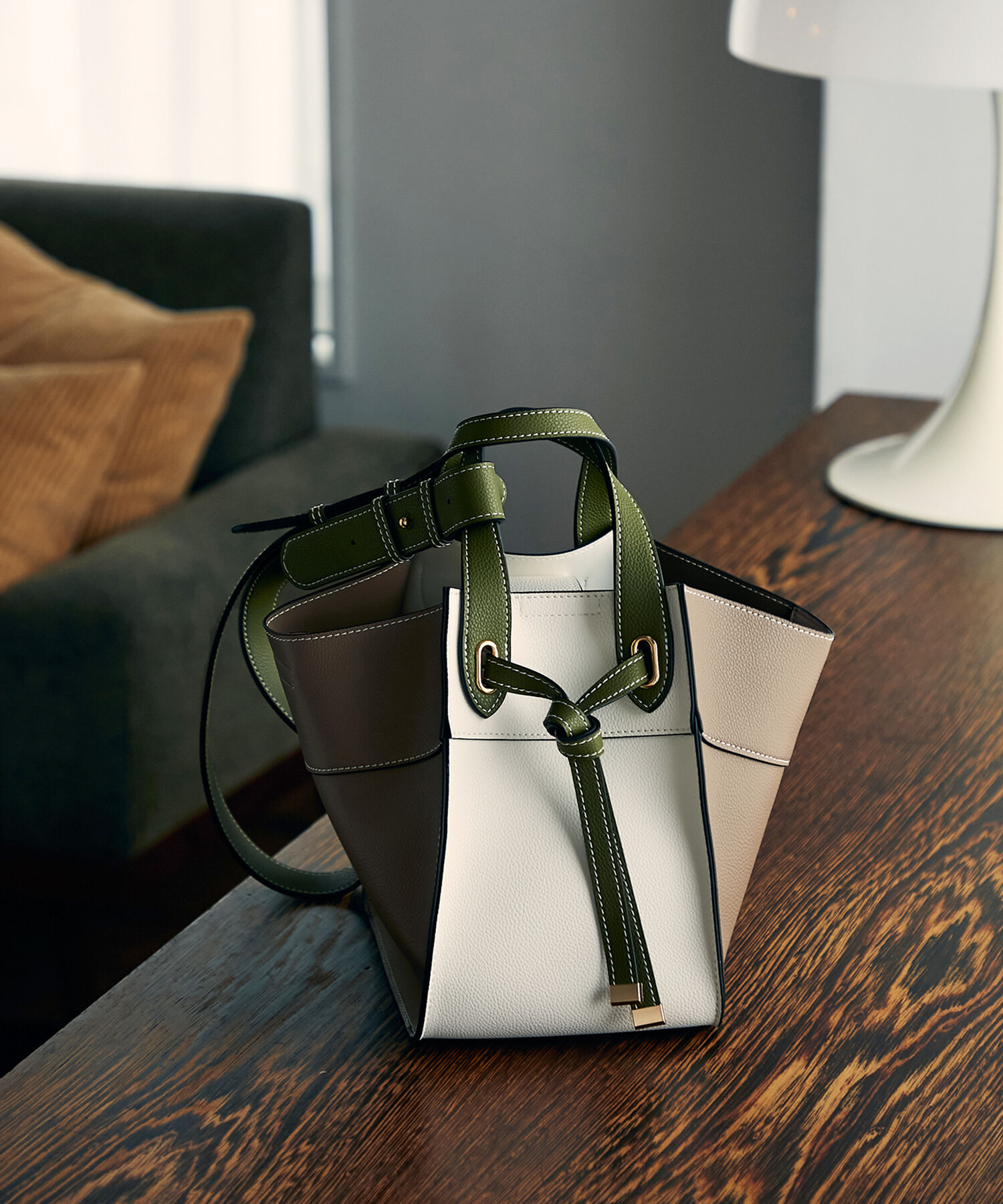 VIS「【新色追加】【マルチWAY】フロントタイバッグ」|ショルダー・メッセンジャー|