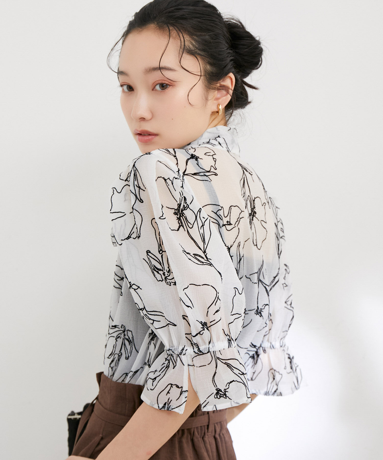 VIS「【選べる素材】アソートボウタイリボンブラウス」|シャツ・ブラウス|