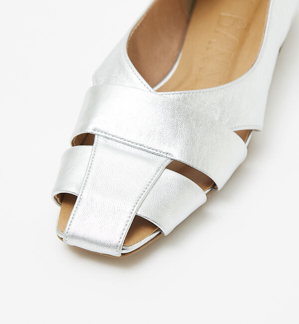 AU BANNISTER「グルカモチーフフラットパンプス」|パンプス|