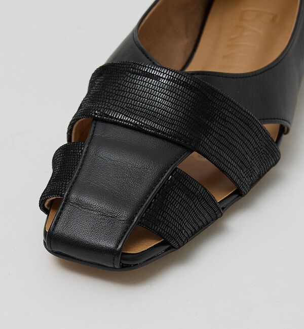 AU BANNISTER「【ロングセラー】グルカモチーフフラットパンプス」|パンプス|