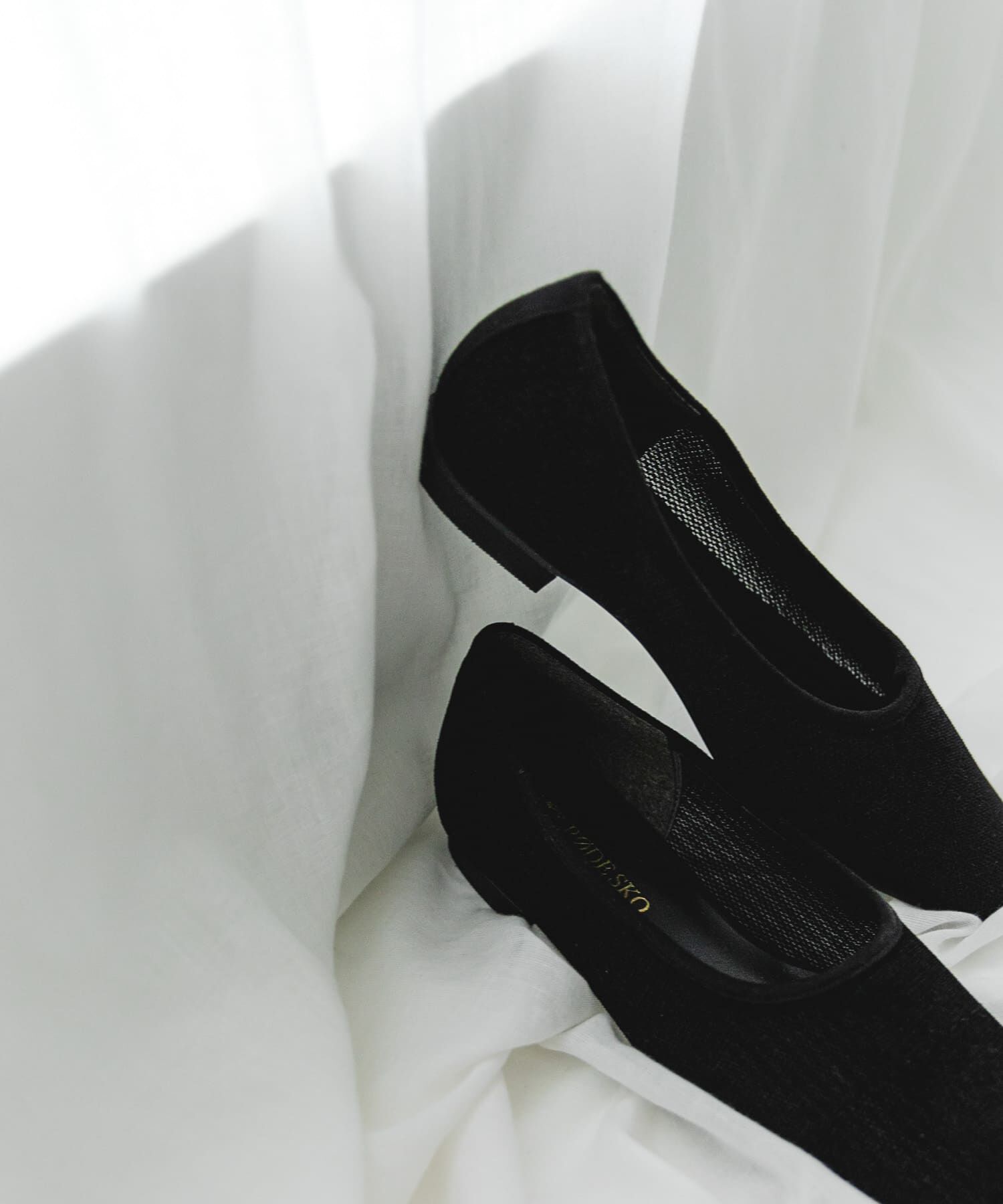 RODE SKO「『MADE IN JAPAN』スクエアベロアメッシュフラット」|バレエシューズ|