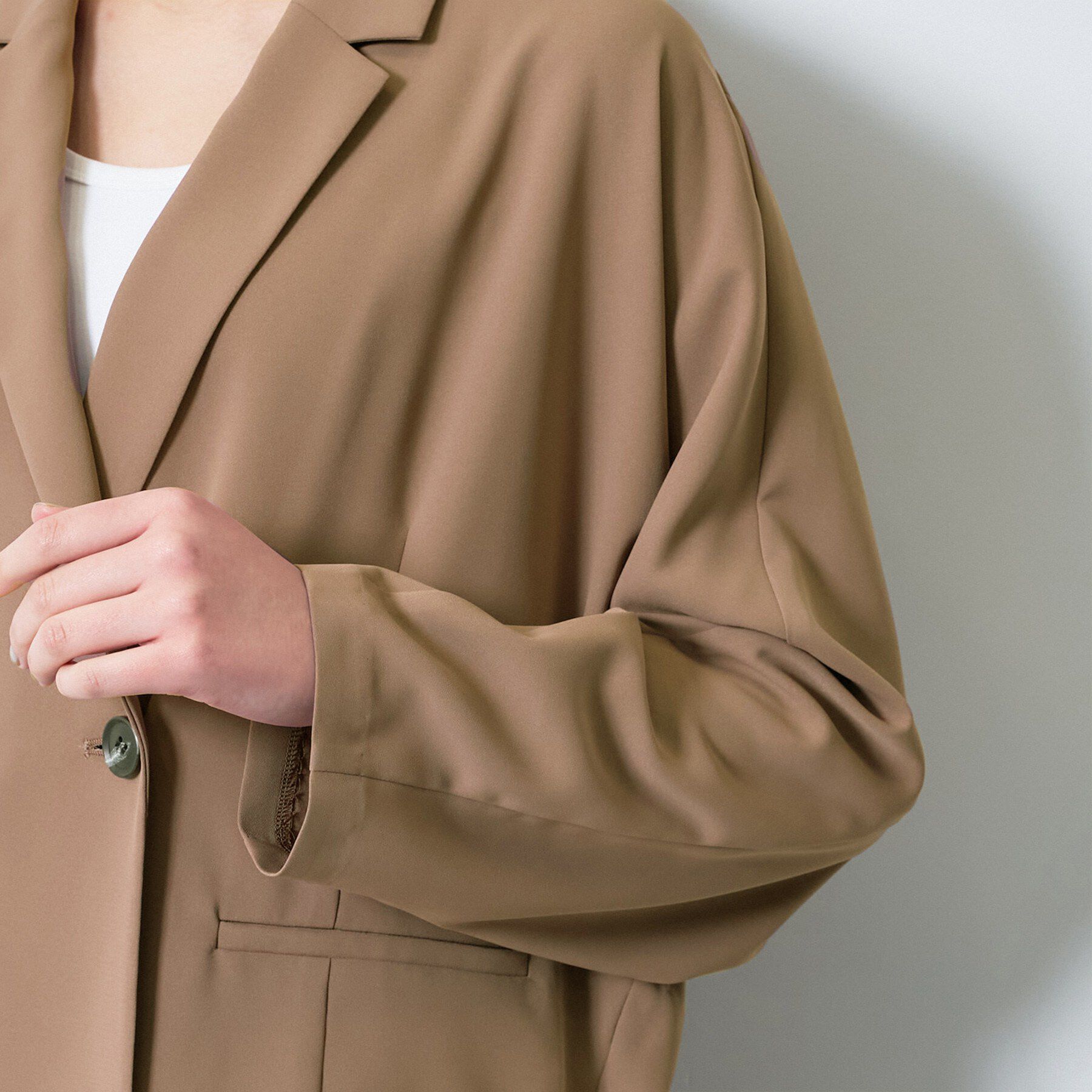 INDIVI「【さらに軽く軽快！／着る日傘】ドルマンダブルジャケット」|テーラードジャケット|