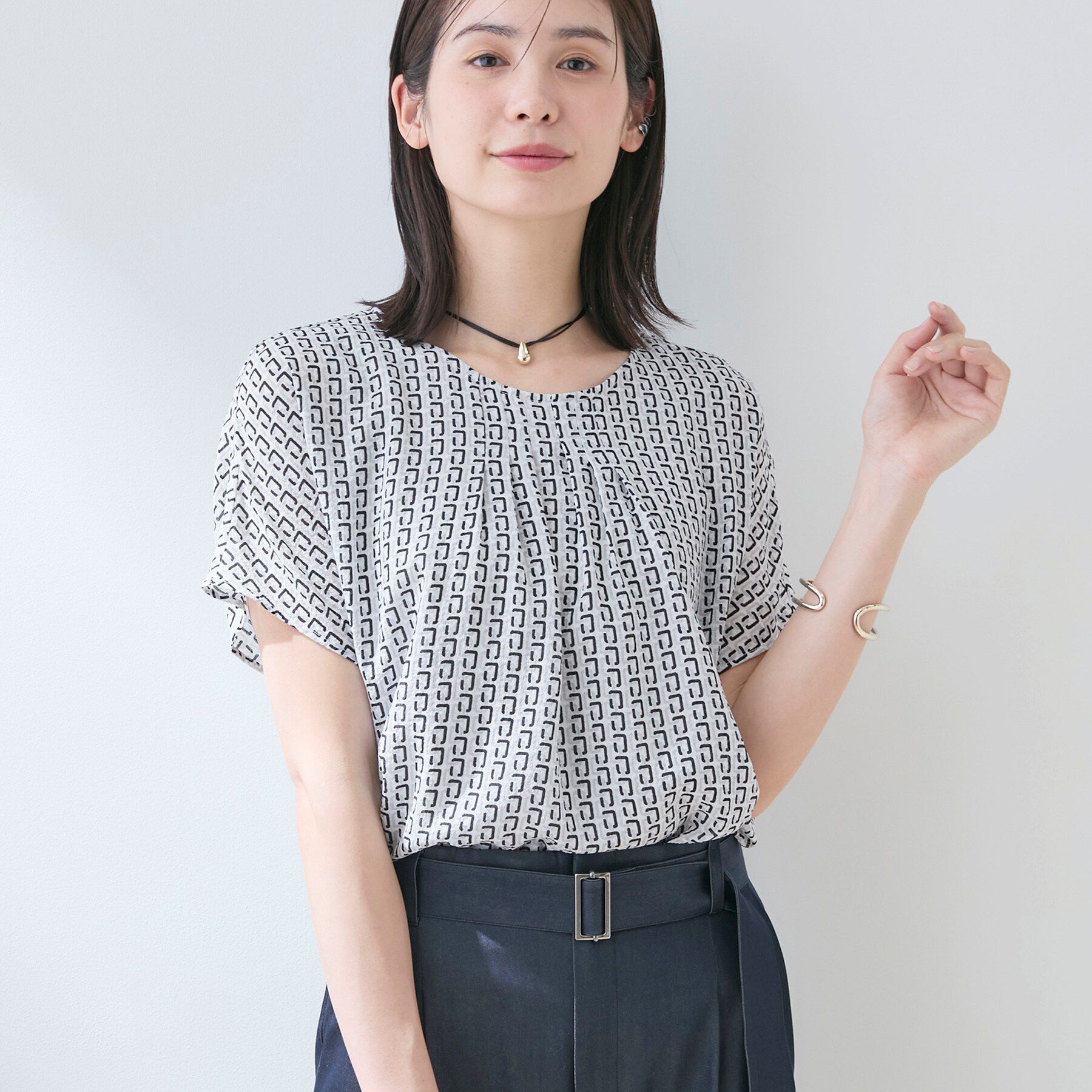 INDIVI「【洗える】無地＆チェーン柄 ギャザートップス」|シャツ・ブラウス|