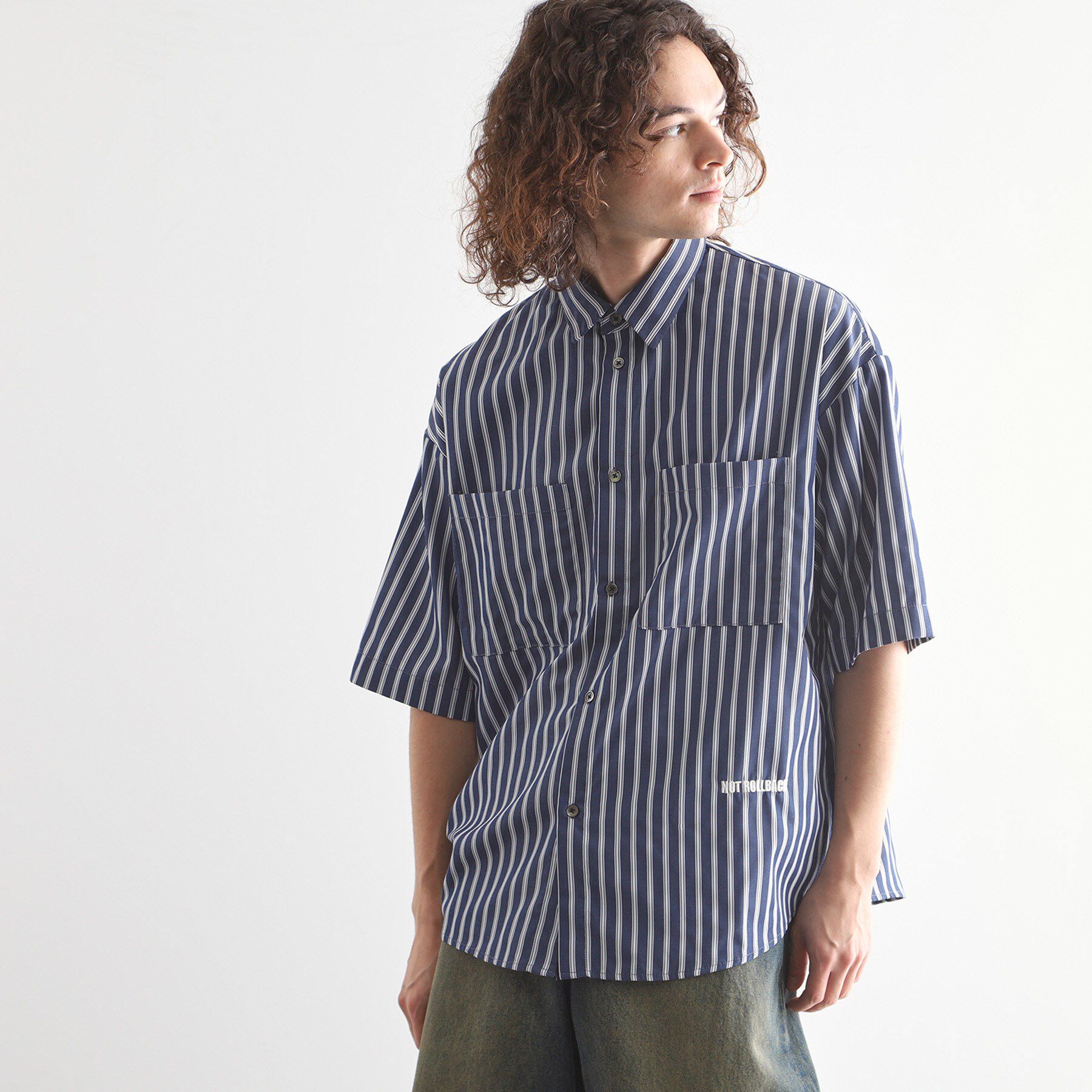 tk.TAKEO KIKUCHI「ストライプ刺繍シャツ」|シャツ・ブラウス|ネイビー(394)