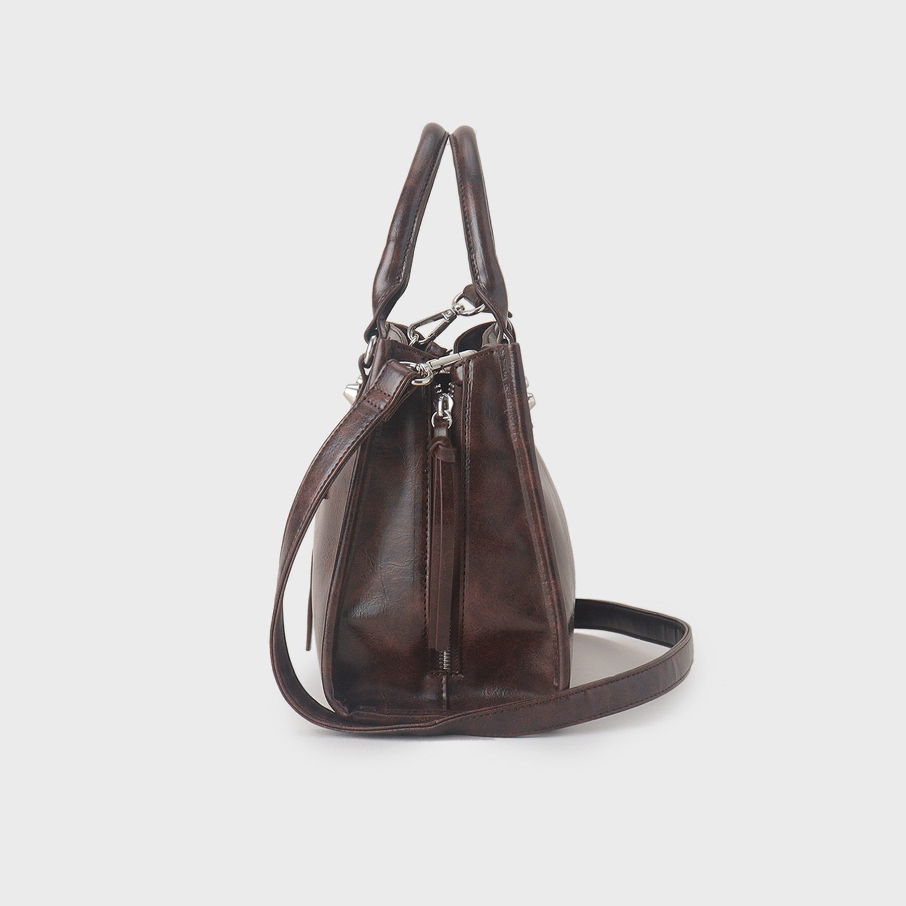 tk.TAKEO KIKUCHI「【FANCYシリーズ】スタッズスクエアボストンバッグ」|ショルダー・メッセンジャー|