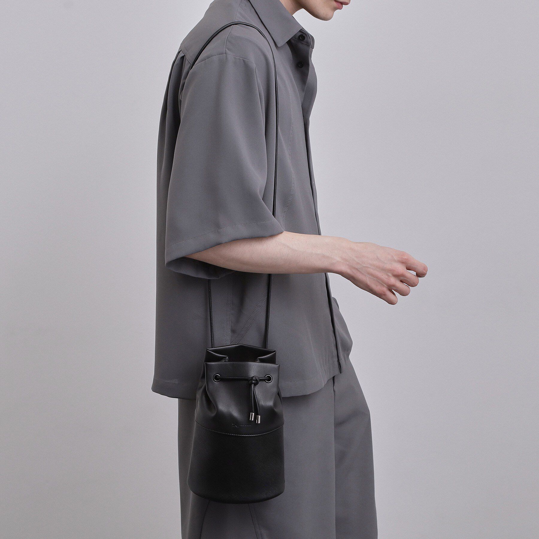 tk.TAKEO KIKUCHI「【2WAY】巾着ショルダーバッグ」|ショルダー・メッセンジャー|ブラック(119)