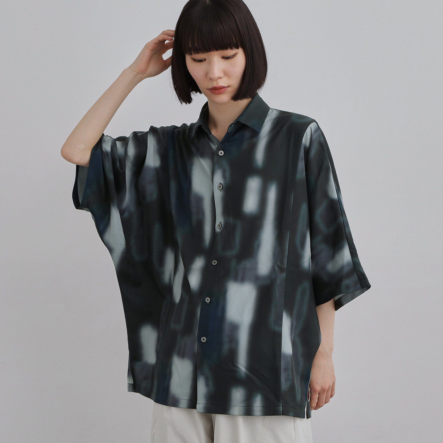 tk.TAKEO KIKUCHI「アブストラクトドルマンシャツ」|シャツ・ブラウス|