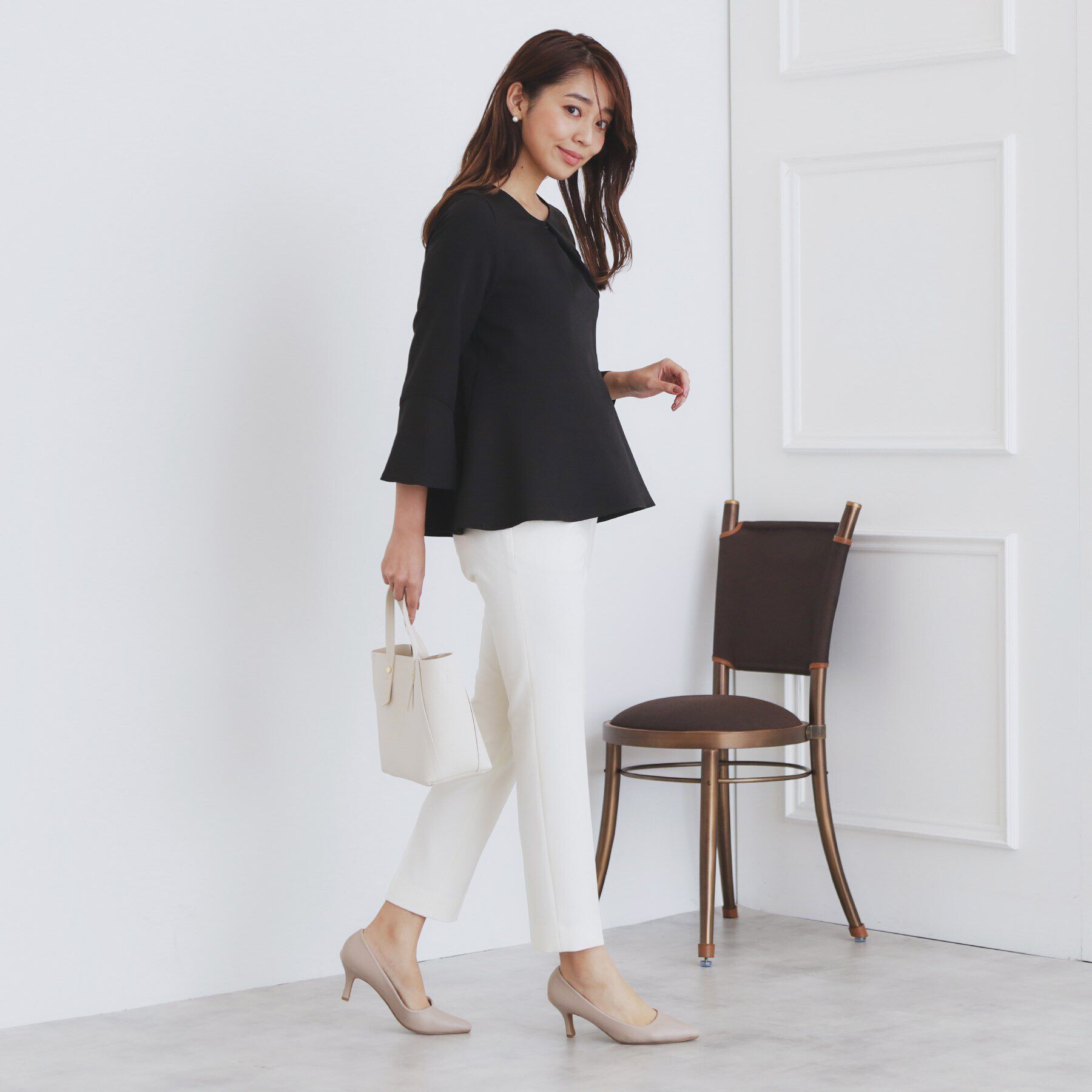 index「＜通勤・セレモニー/セットアップ対応＞フレアスリーブブラウス【洗濯機洗い可/ストレッチ/イージーアイ」|シャツ・ブラウス|