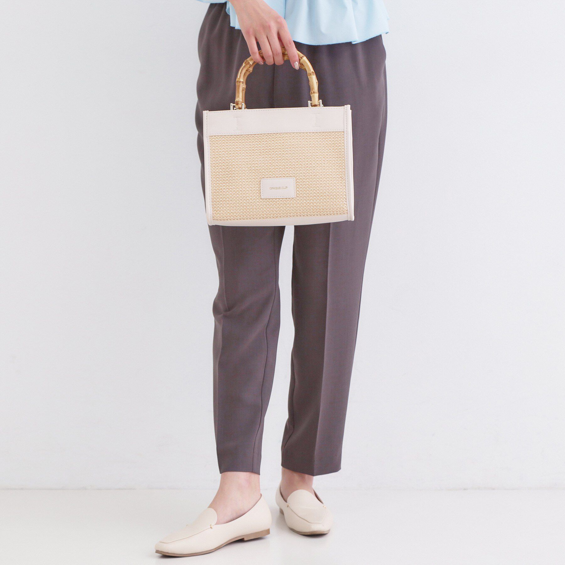 OPAQUE.CLIP「バンブーハンドルスクエアミドルトートバッグ【2WAY】」|トートバッグ|アイボリー(004)