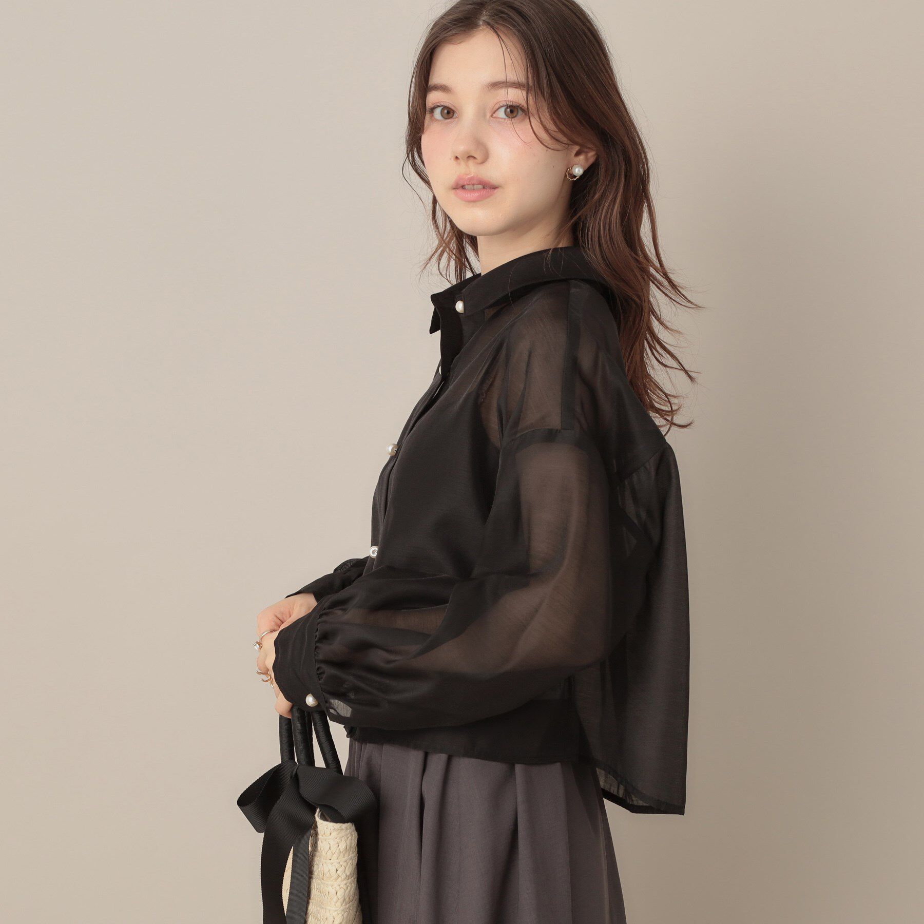 Couture broach「【洗える・秋まで使える】パール調ボタンシアーシャツ」|シャツ・ブラウス|