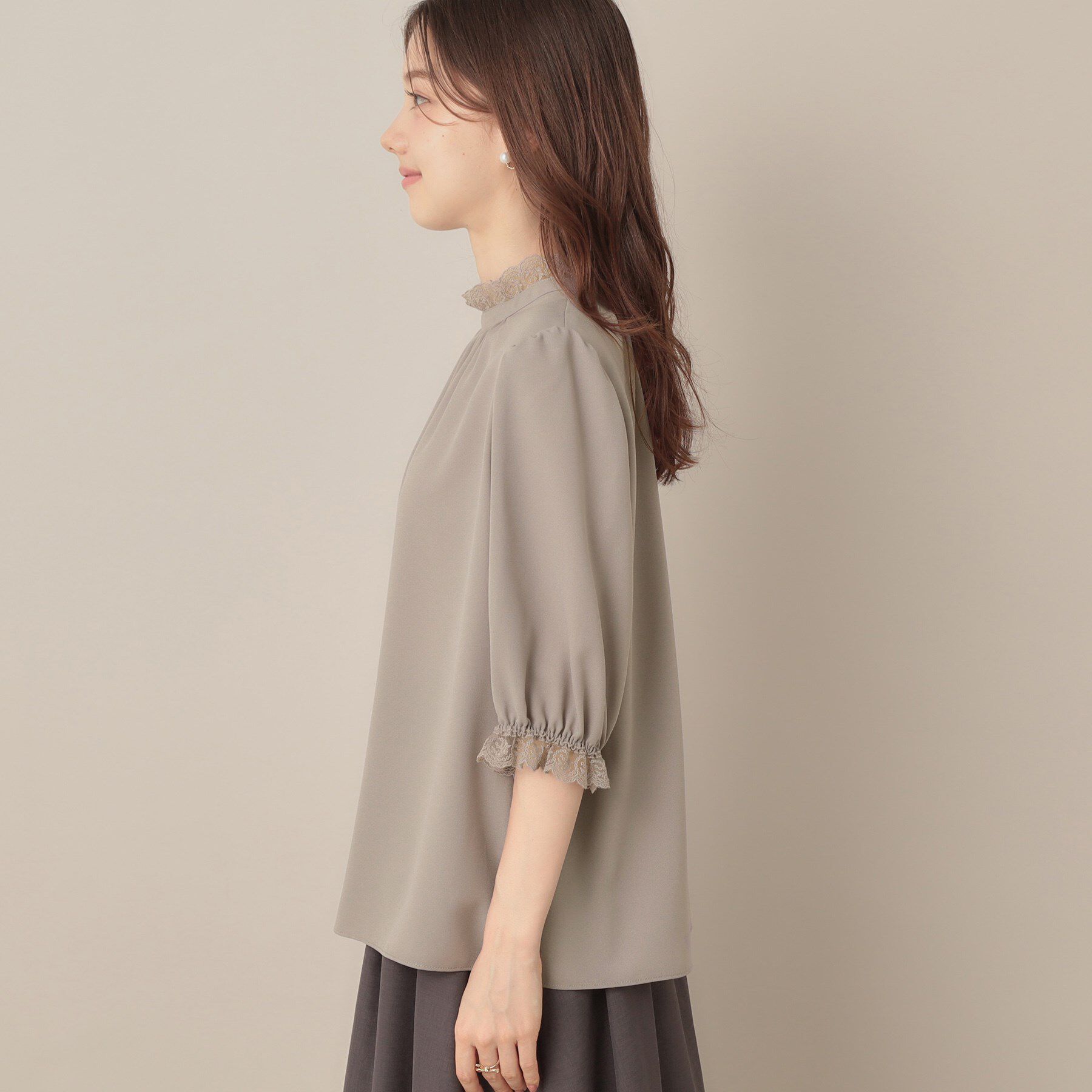 Couture broach「【華やか・大人可愛い・5分袖】エンブロレース前後2WAYブラウス」|シャツ・ブラウス|