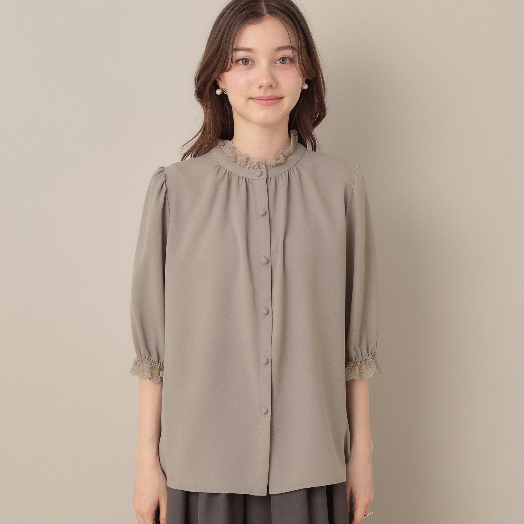 Couture broach「【華やか・大人可愛い・5分袖】エンブロレース前後2WAYブラウス」|シャツ・ブラウス|