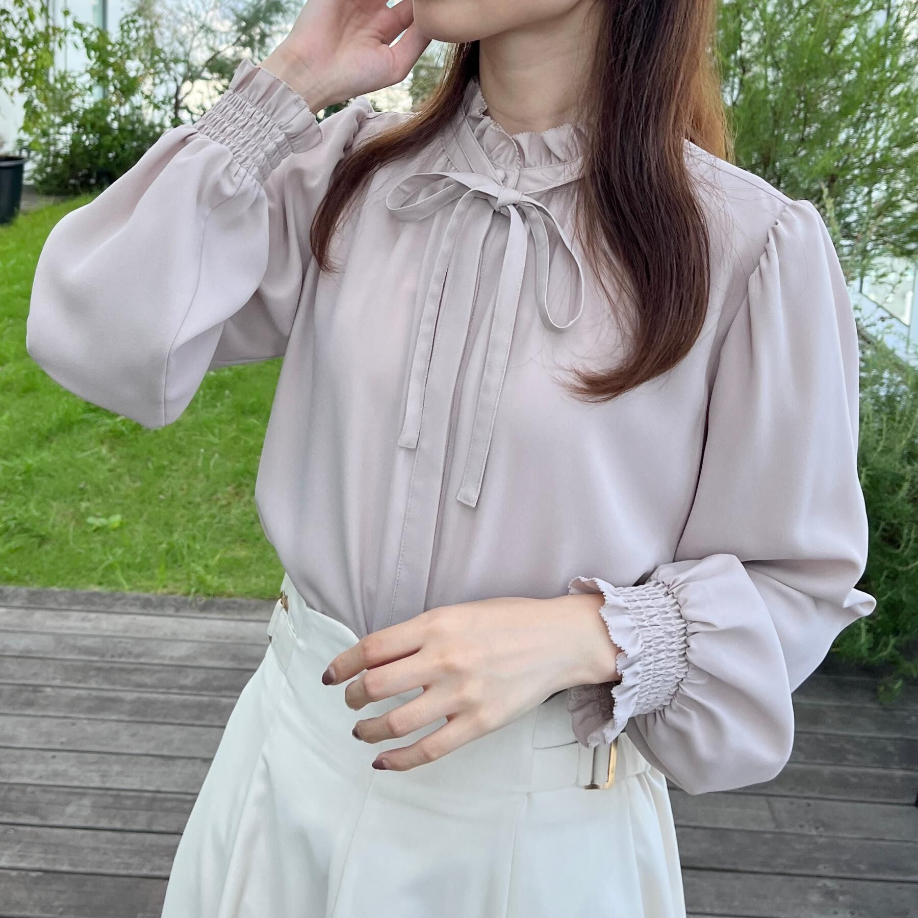 Couture broach「【フェミニン・通勤】タイ付きピコフリルブラウス」|シャツ・ブラウス|