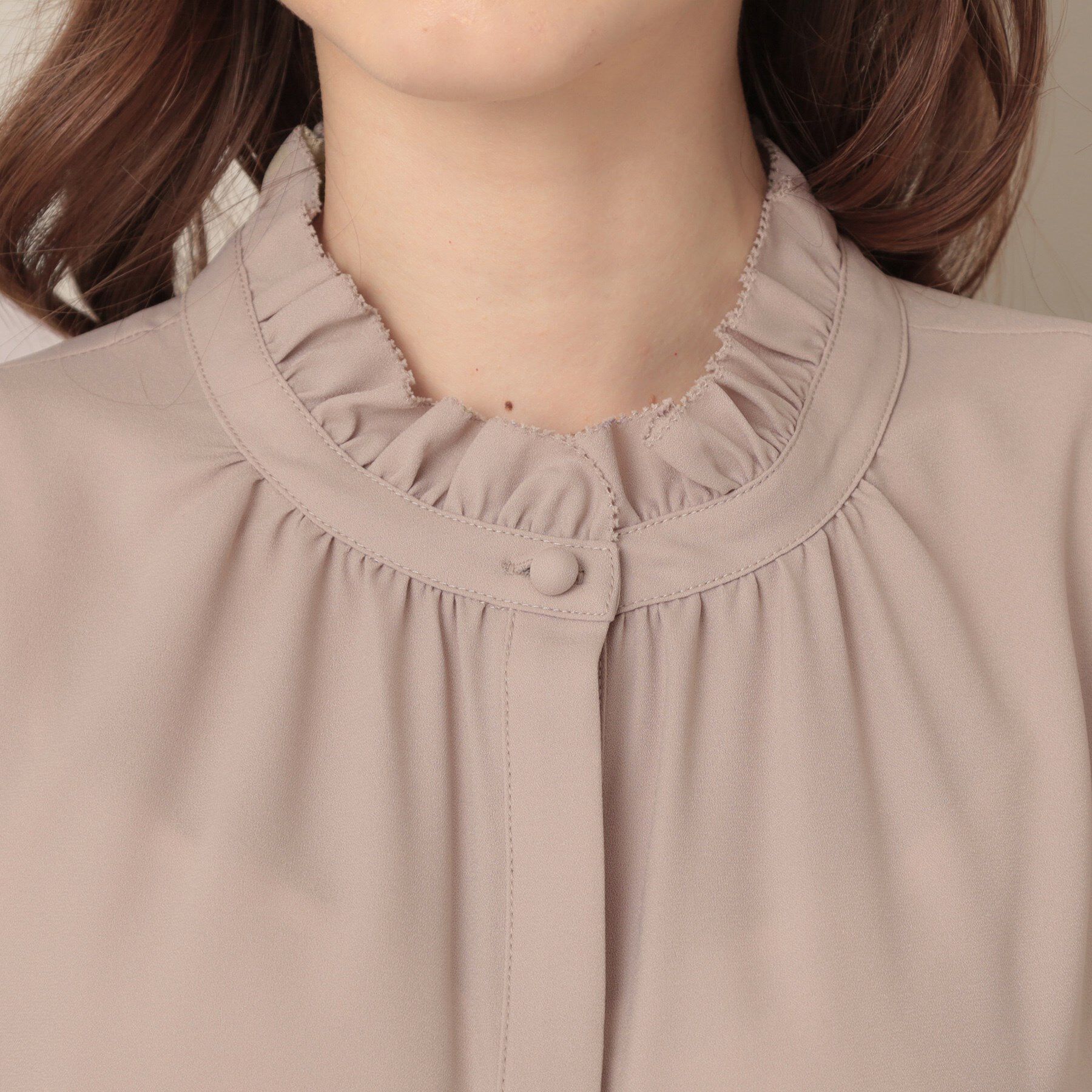 Couture broach「【フェミニン・通勤】タイ付きピコフリルブラウス」|シャツ・ブラウス|