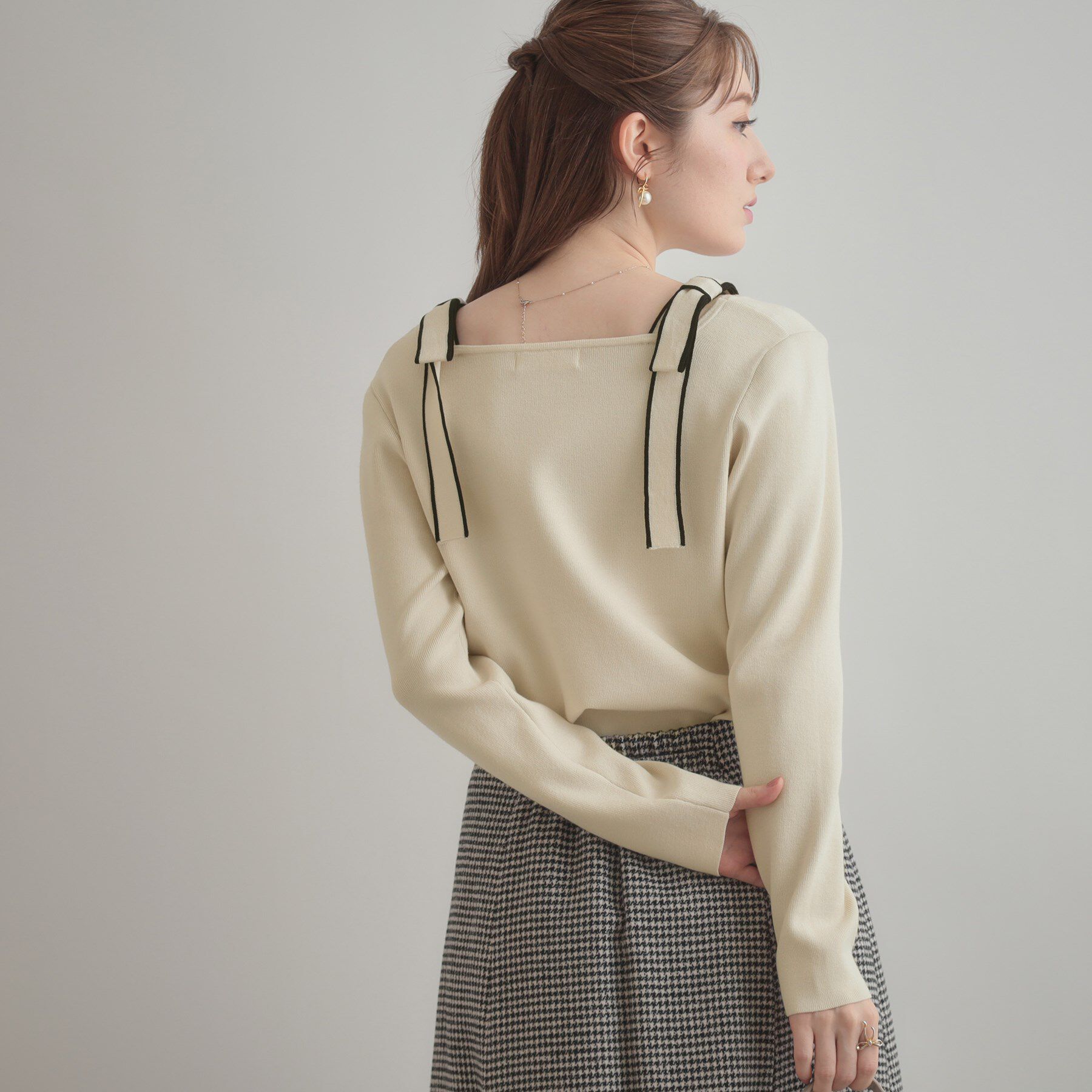 Couture broach「【着映え・フェミニン・高見え】配色リボン総針ニットトップス」|ニット・セーター|