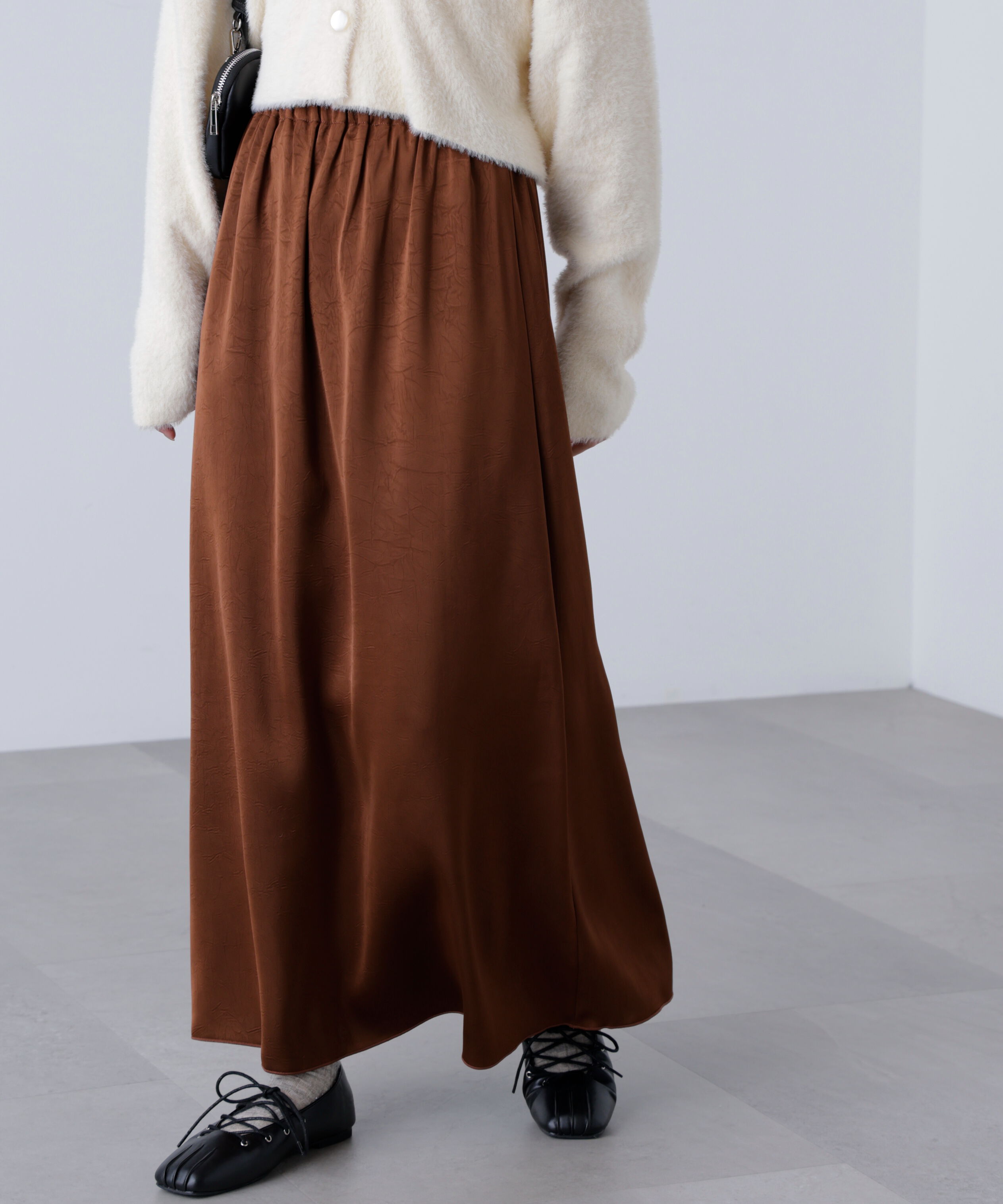  「サテンナローロングスカート」|スカート|ブラウン