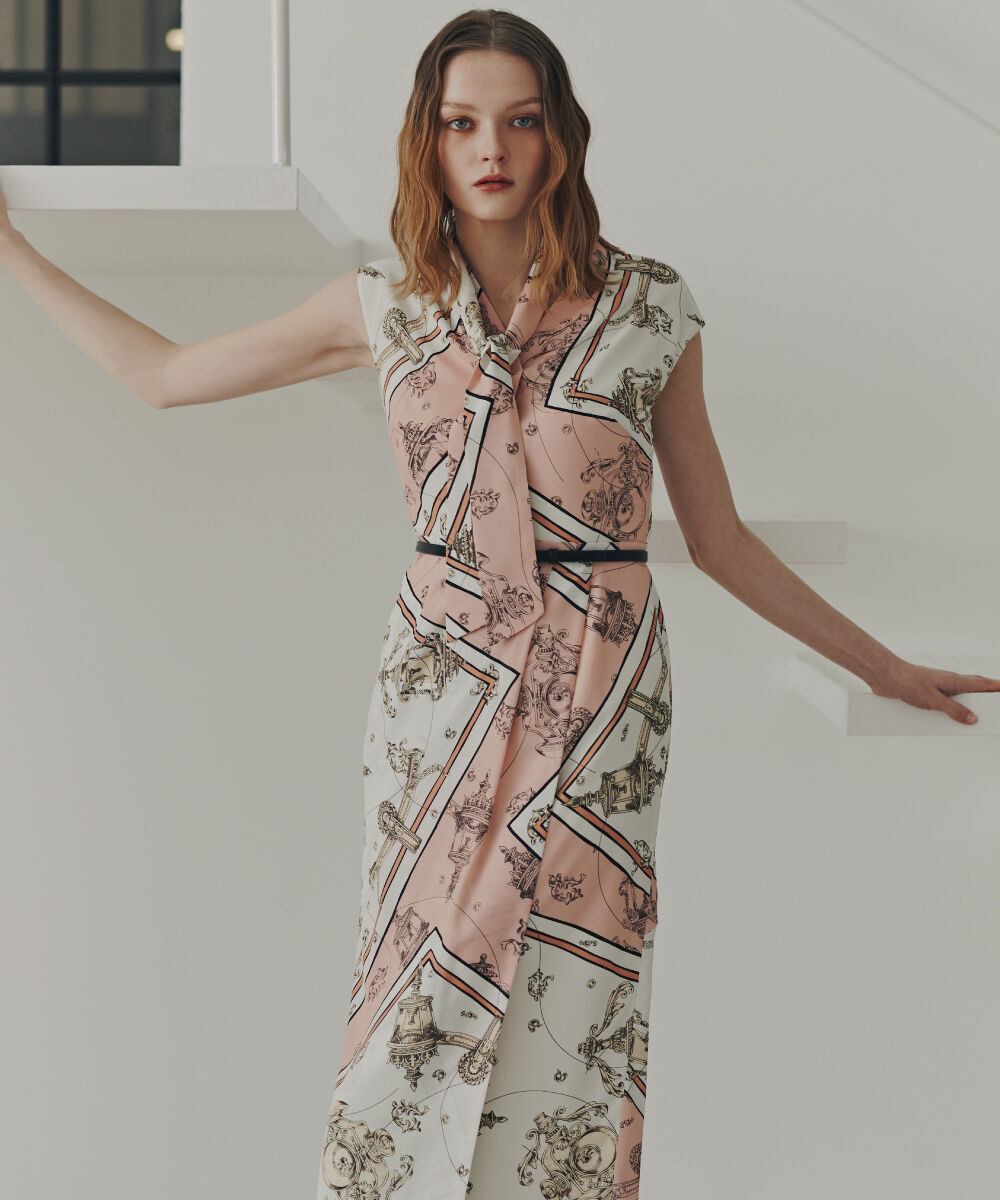  「<追加生産予約>［美香さん着用］バロックスカーフプリントワンピース」|ワンピース|オレンジ系1