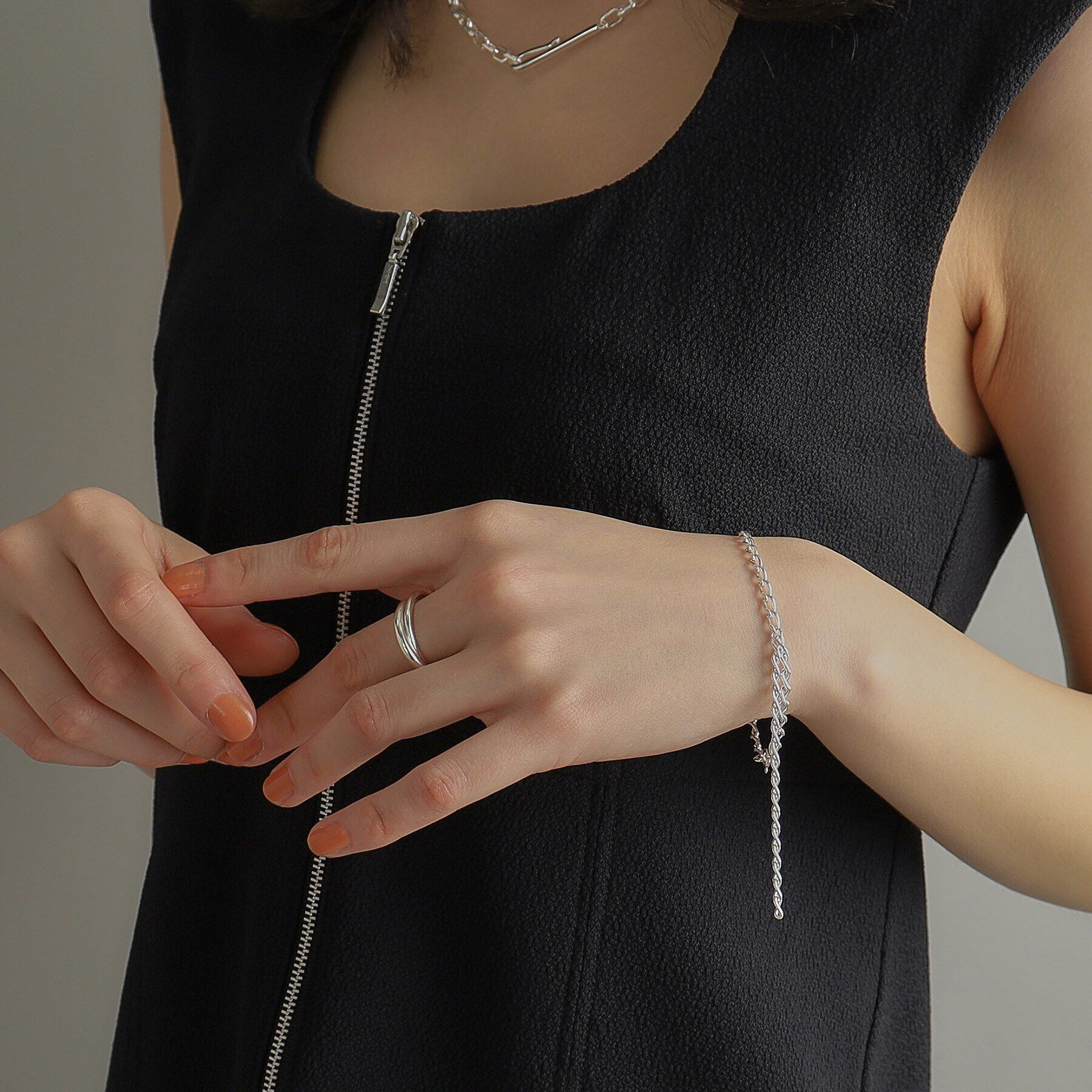 COCOSHNIK ONKITSCH「シルバー ハンギングロングカーブチェーン ブレスレット」|ブレスレット・バングル|