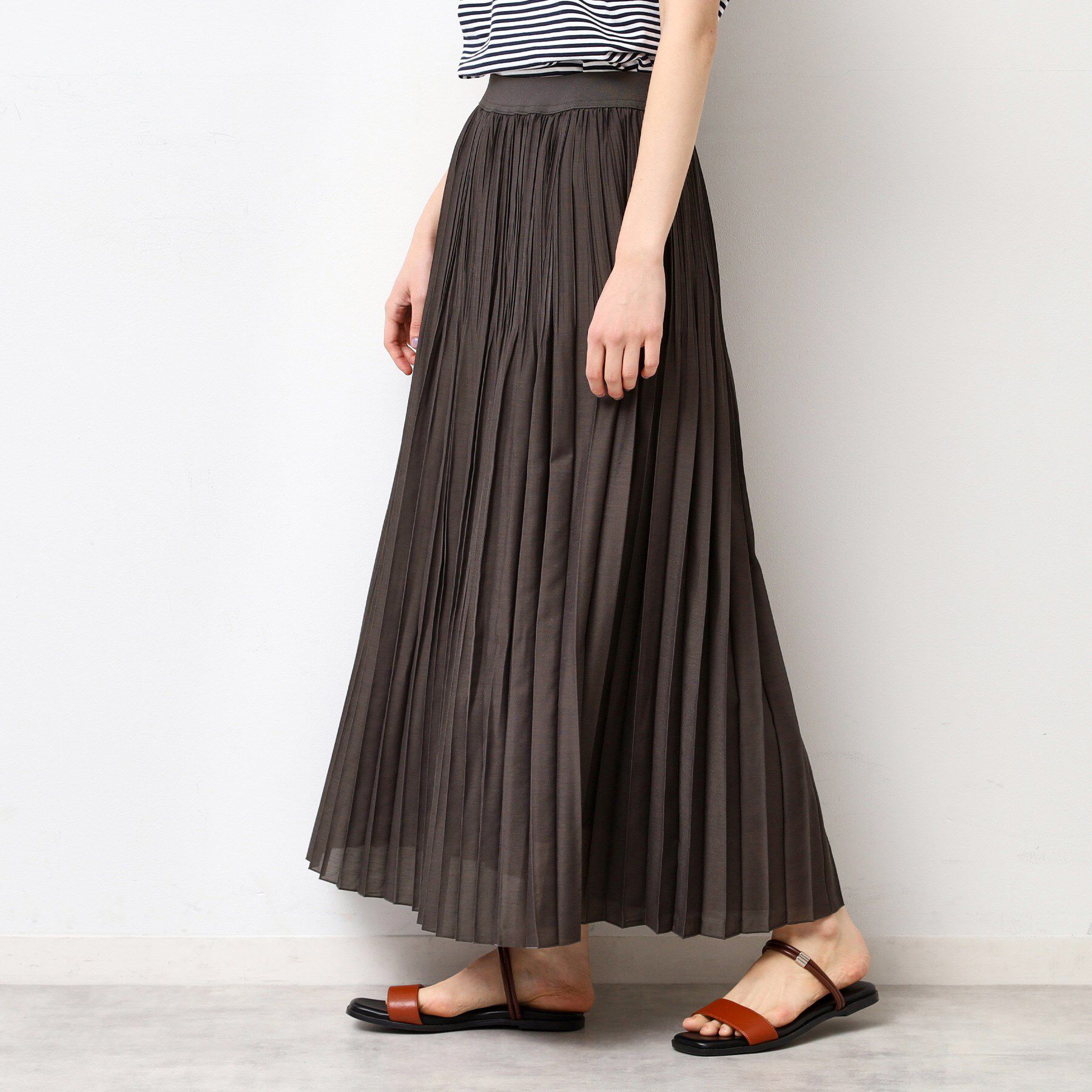 Dessin「【ウエストゴム・洗える】シアーランダムプリーツスカート」|スカート|