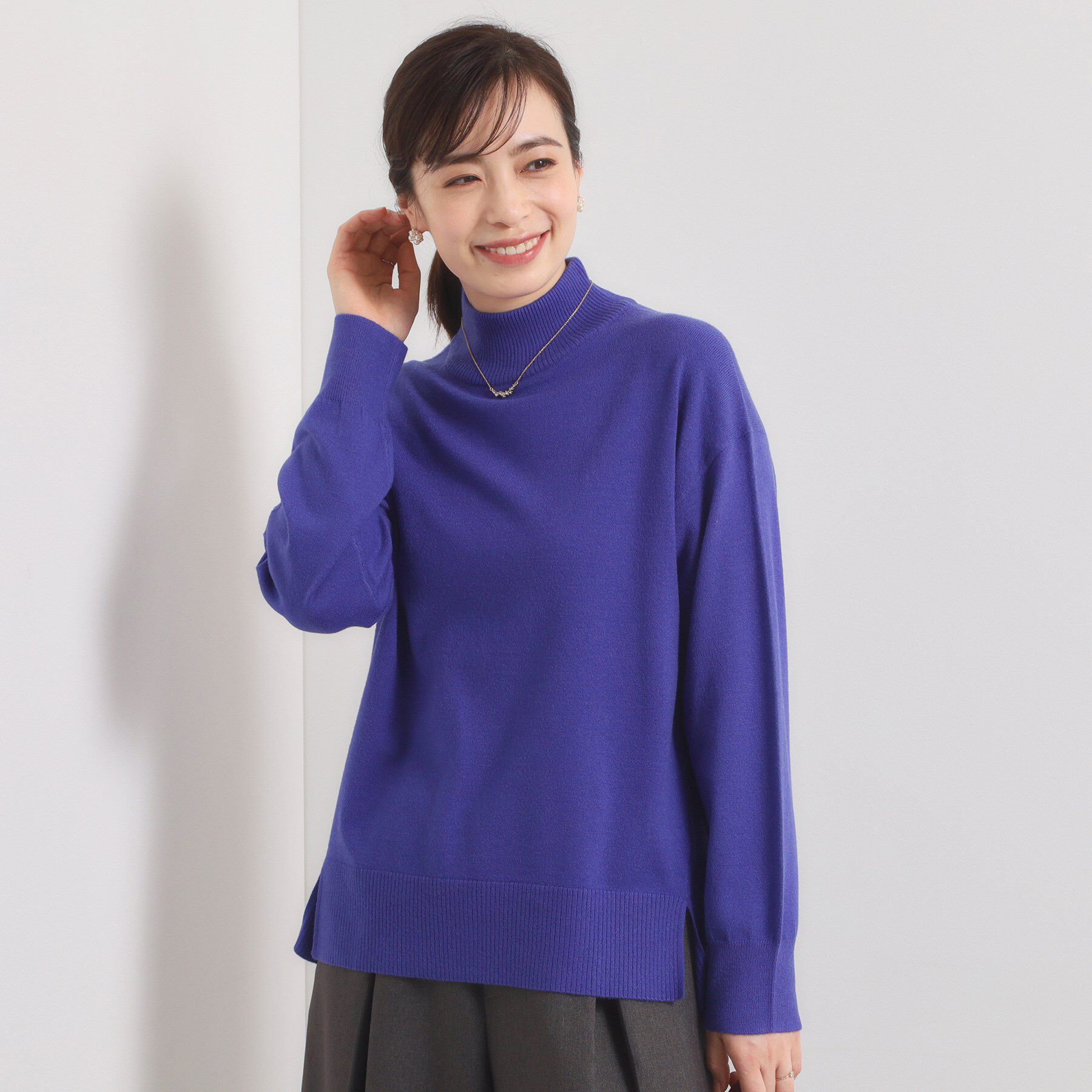 ITS&rsquo;DEMO「【静電気防止／手洗い可】クリーミータッチハイネックニット」|ニット・セーター|ブルー(092)