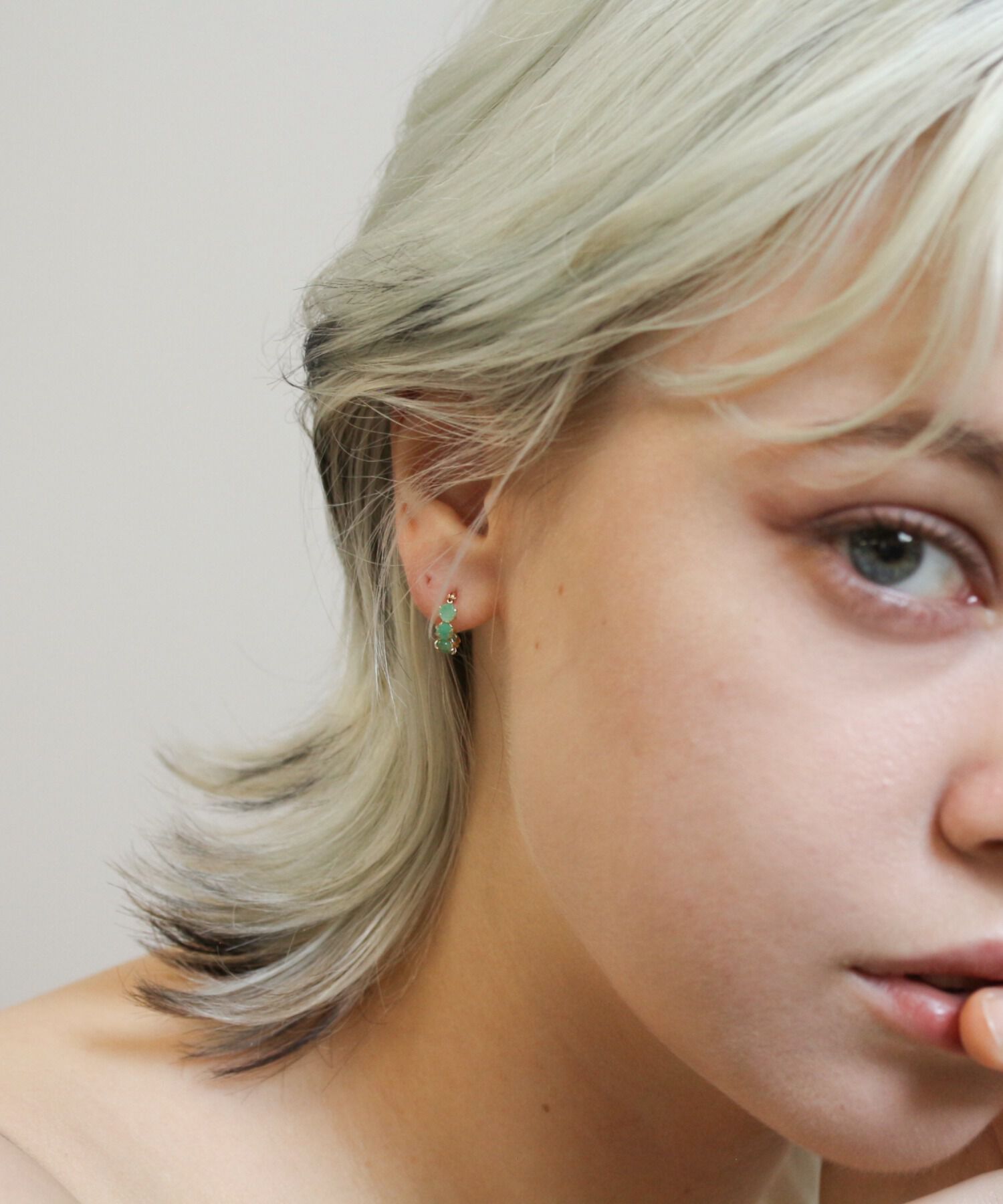  「エメラルド スナップ フープ ピアス | K10YG」|ピアス|