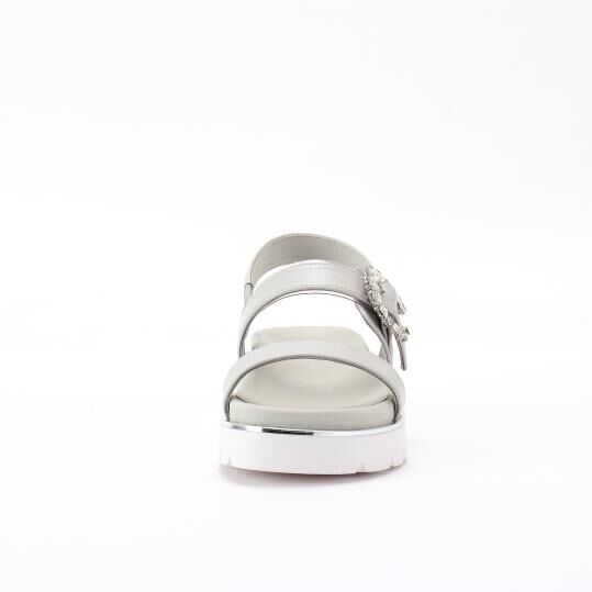 銀座かねまつ「OM260154SHPPVCLGY 【本革】ビジューバックルスポサン」|サンダル|