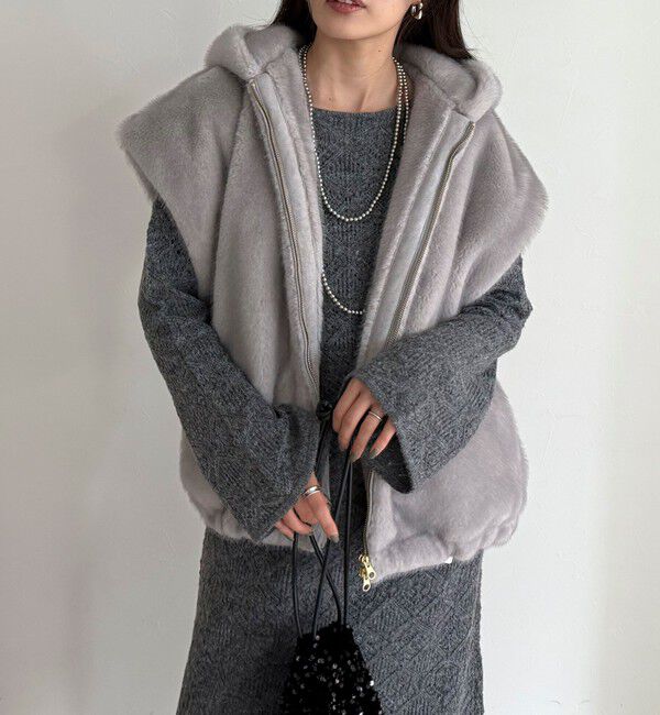 fredy emue「フェイクファーフードベスト」|ベスト・ジレ|