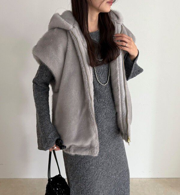 fredy emue「フェイクファーフードベスト」|ベスト・ジレ|