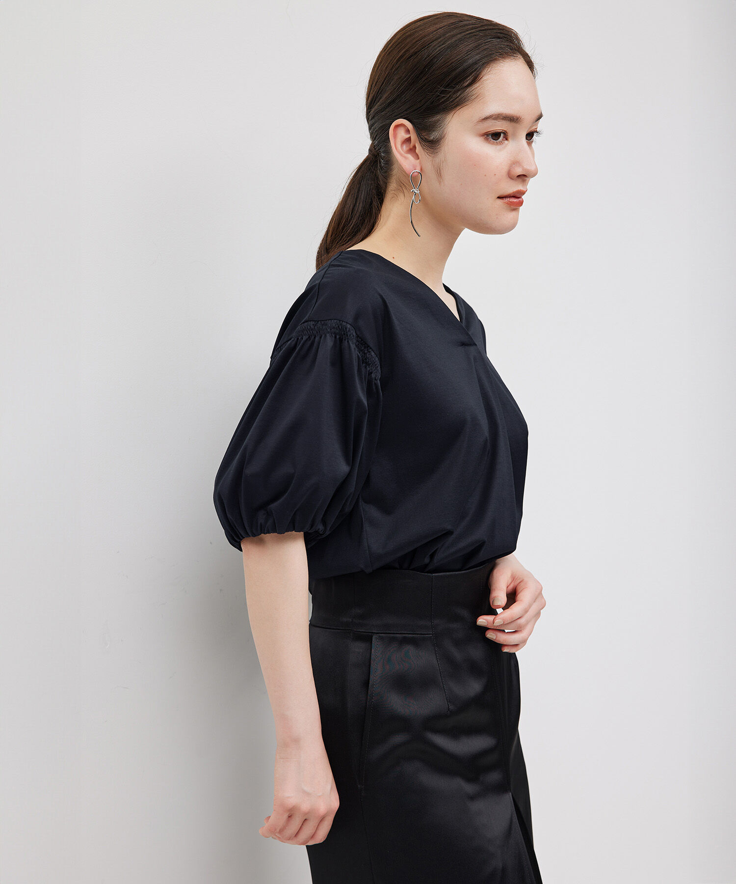 ROPE「【洗える】クリア天竺Vネック5分袖カットソー」|Tシャツ・カットソー|