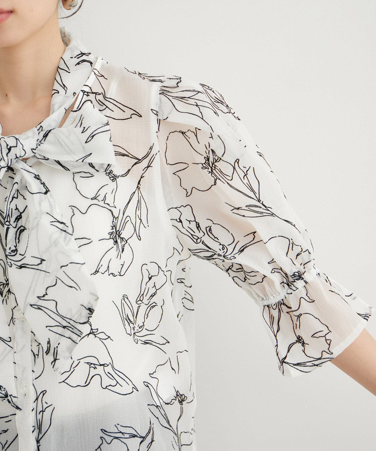 VIS「【選べる素材】アソートボウタイリボンブラウス」|シャツ・ブラウス|