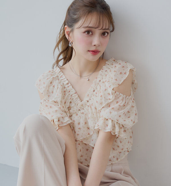  「【5色展開】シアーフラワーショルダースリットフリルブラウス」|シャツ・ブラウス|ベージュその他2