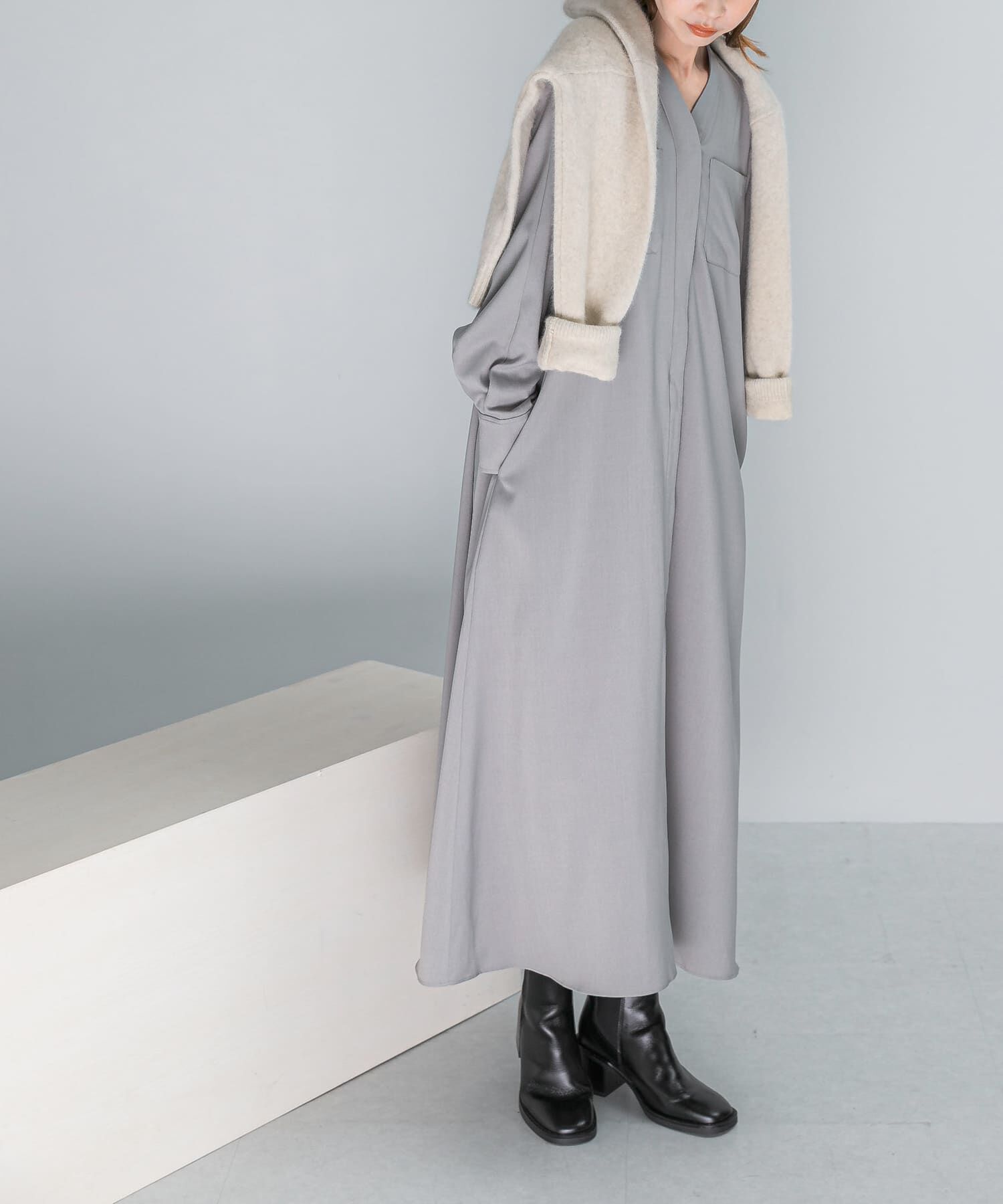 URBAN RESEARCH ROSSO「ポケットデザインVネックワンピース」|ワンピース|グレー