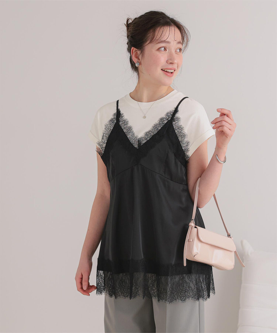 titivate「レースサテンキャミソールトップス」|キャミソール|ブラック