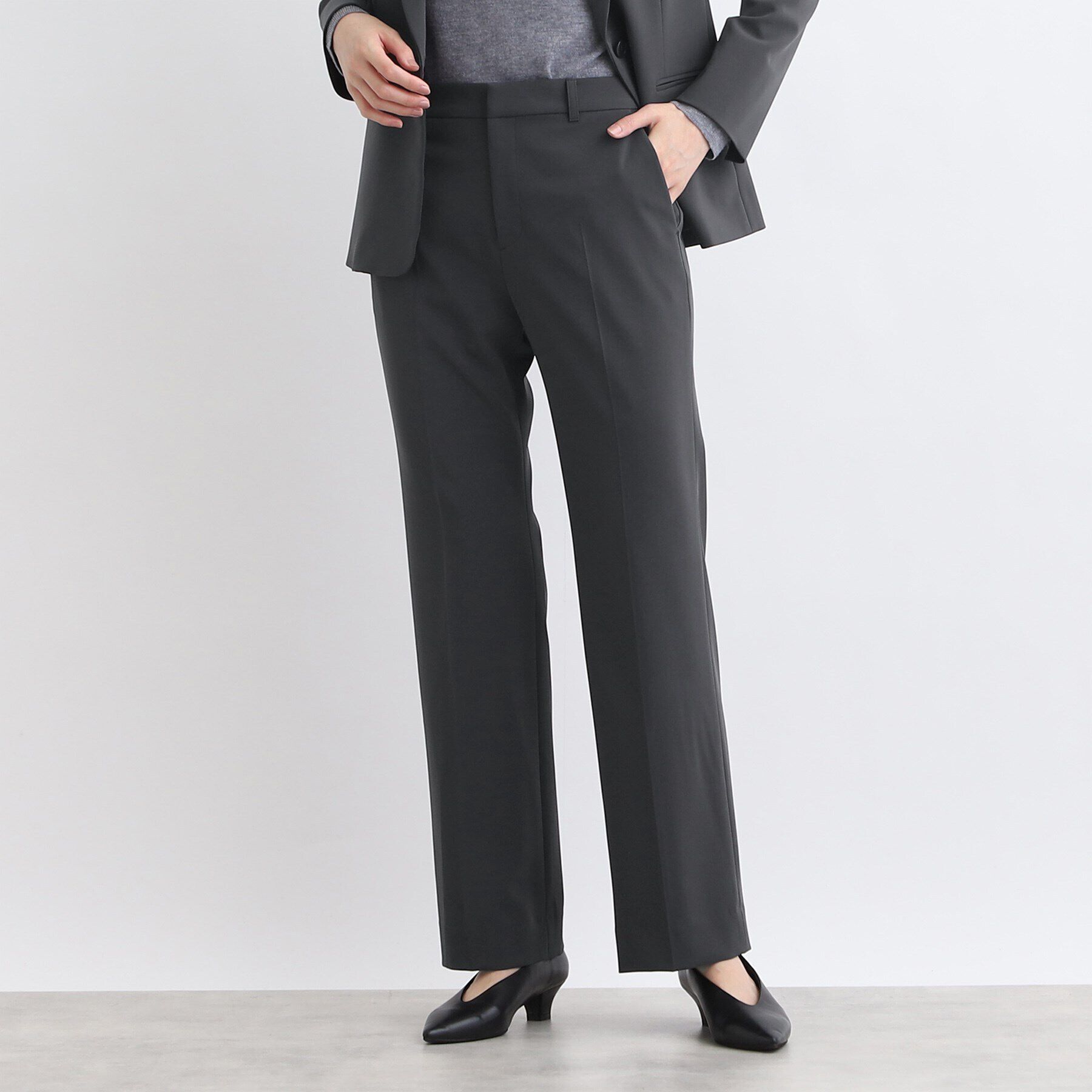 INDIVI「【定番スーツ／洗える／UVケア】ストレッチストレートパンツ」|その他|チャコールグレー(0