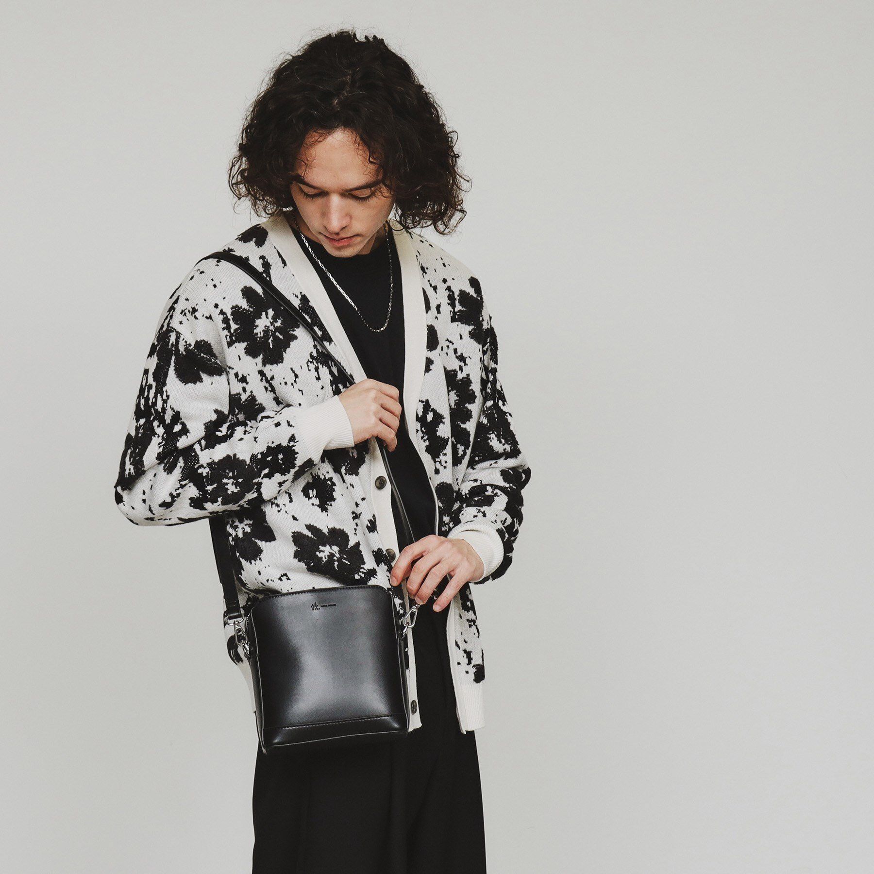 tk.TAKEO KIKUCHI「アオリミニショルダー」|ショルダー・メッセンジャー|ブラック(019)