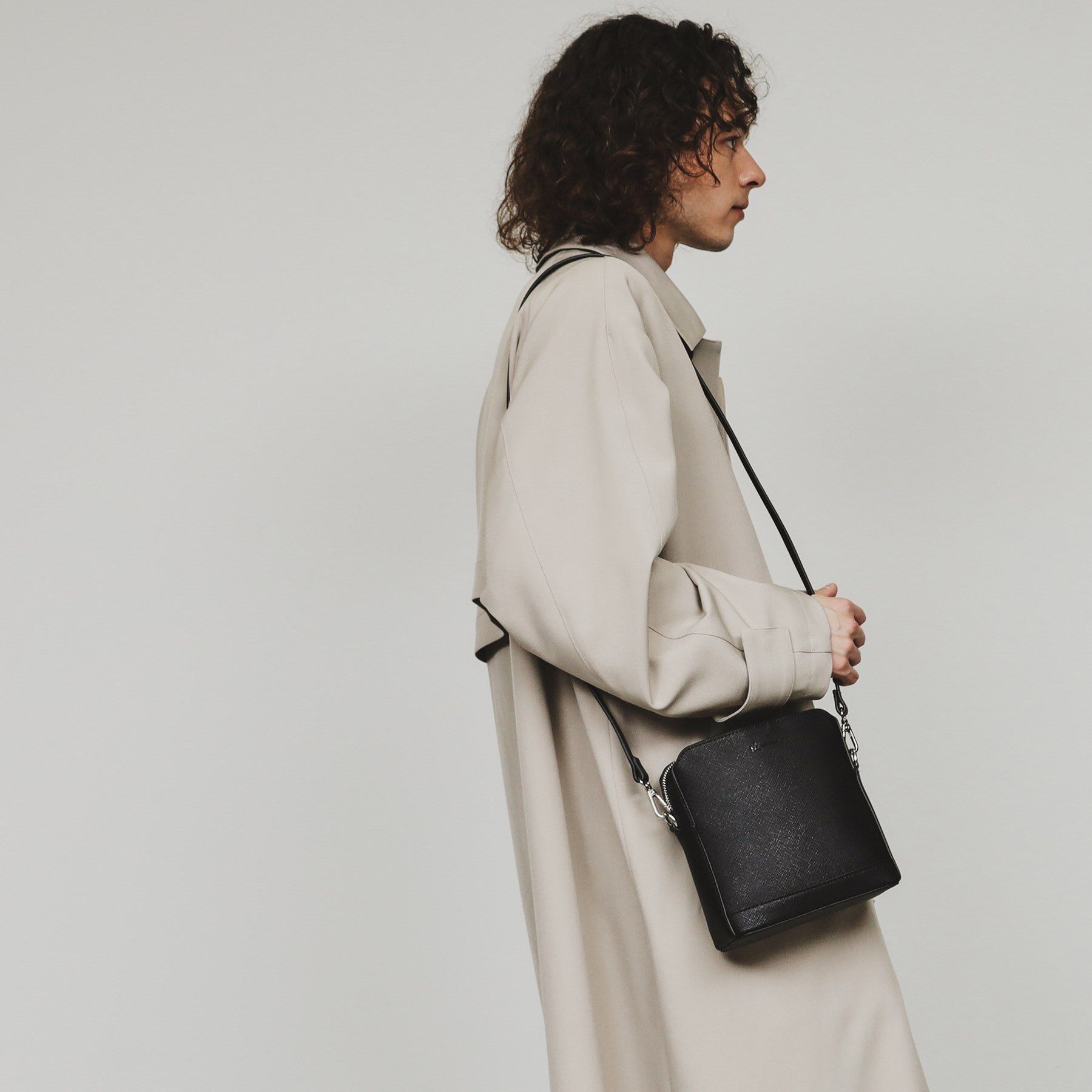 tk.TAKEO KIKUCHI「アオリミニショルダー」|ショルダー・メッセンジャー|ブラック(119)