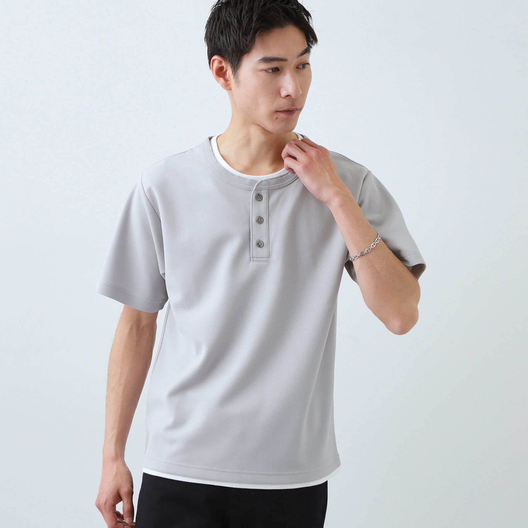 THE SHOP TK「【1枚でちゃんとして見える】ヘンリーネック レイヤード風 半袖Tシャツ 洗濯機OK」|Tシャツ・カットソー|ライトグレー(011