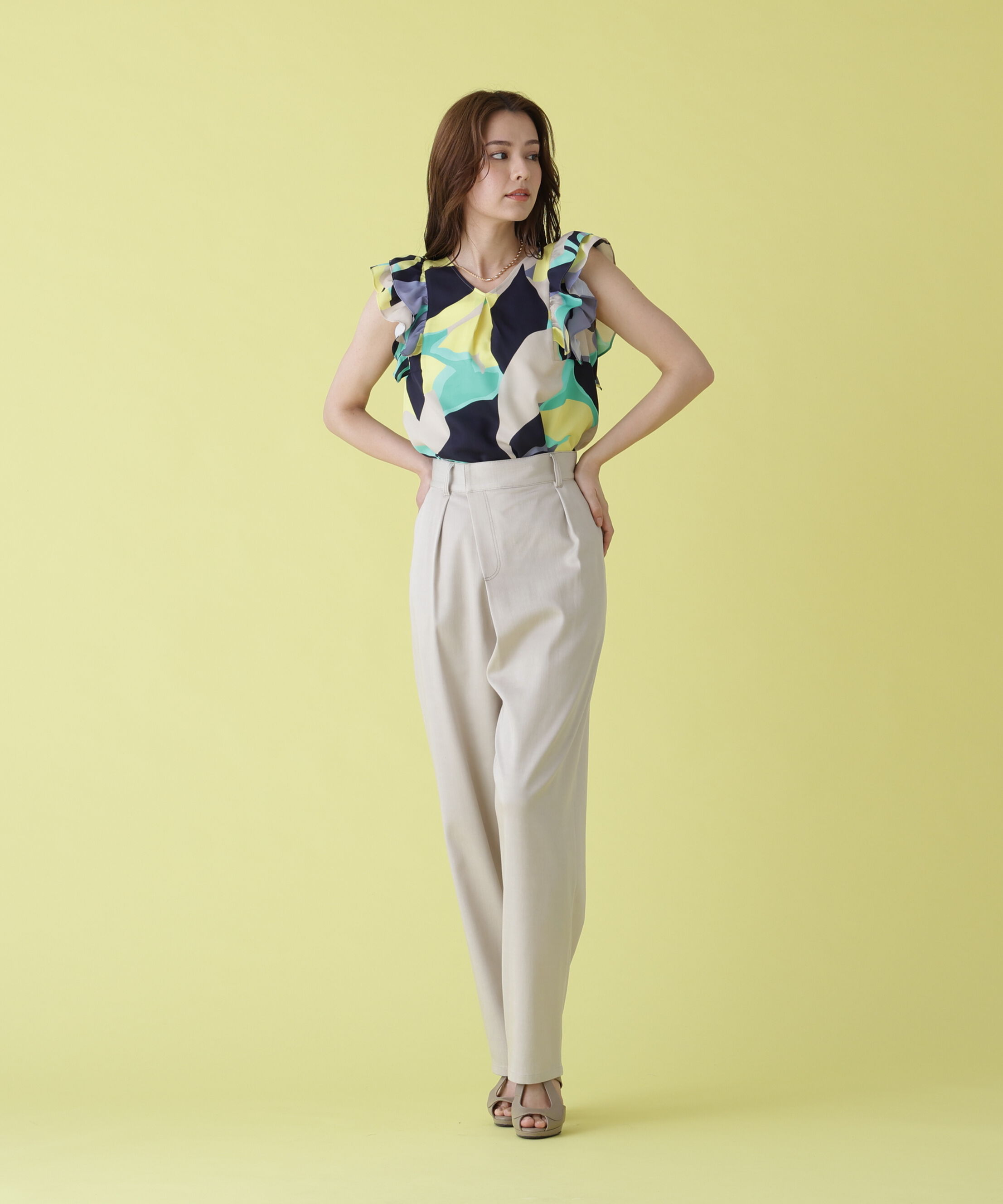  「シェードリーフプリントＶネックブラウス」|シャツ・ブラウス|