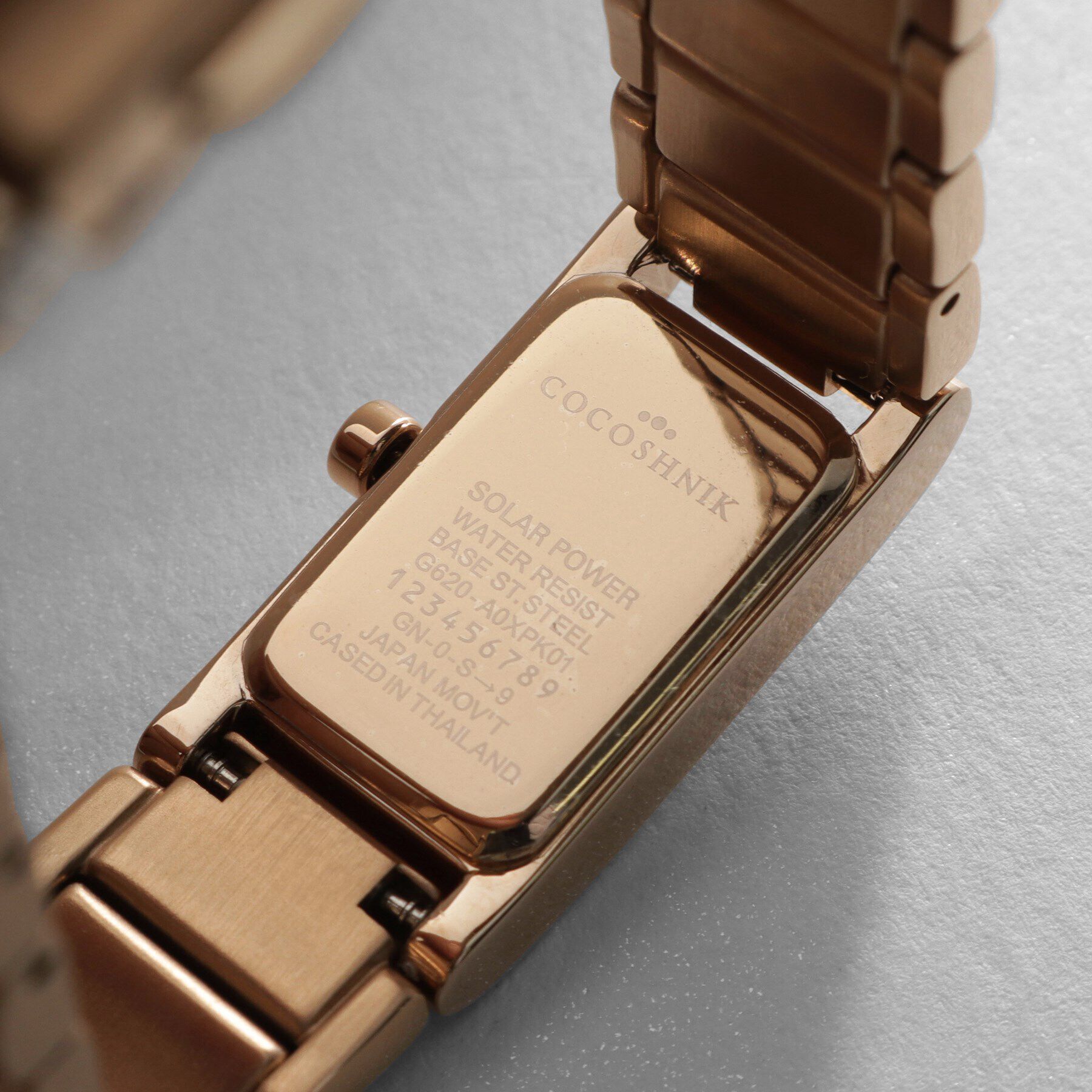 COCOSHNIK「RGスクエア3連バンド ウォッチ（ホワイト旭光）」|腕時計|