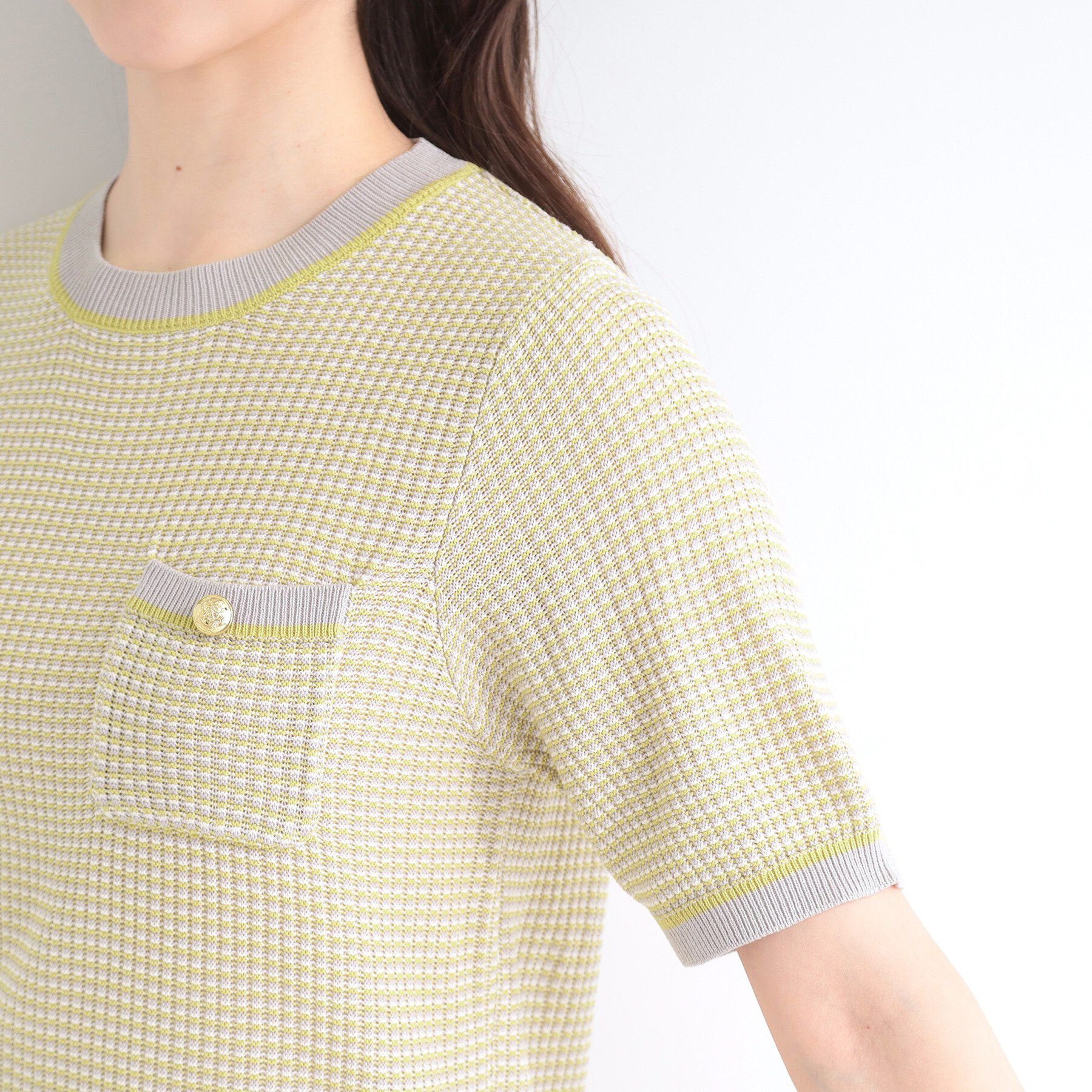 SHOO･LA･RUE「【洗濯機可/S-LL】金ボタンが上品 カノコ編み配色クルーネックニット」|ニット・セーター|
