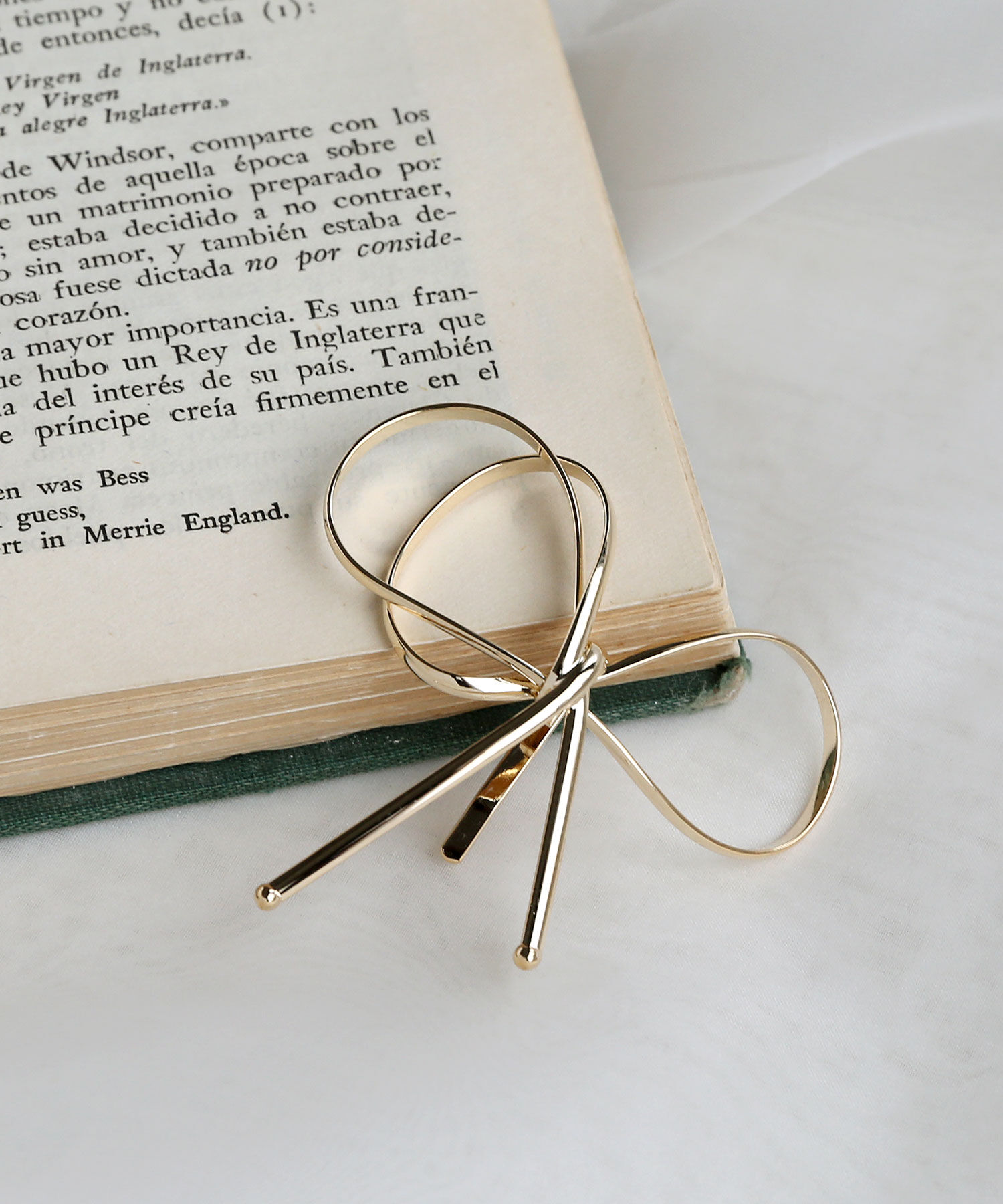  「レイヤードメタルリボンヘアカフ/ヘアフック」|その他|ゴールド