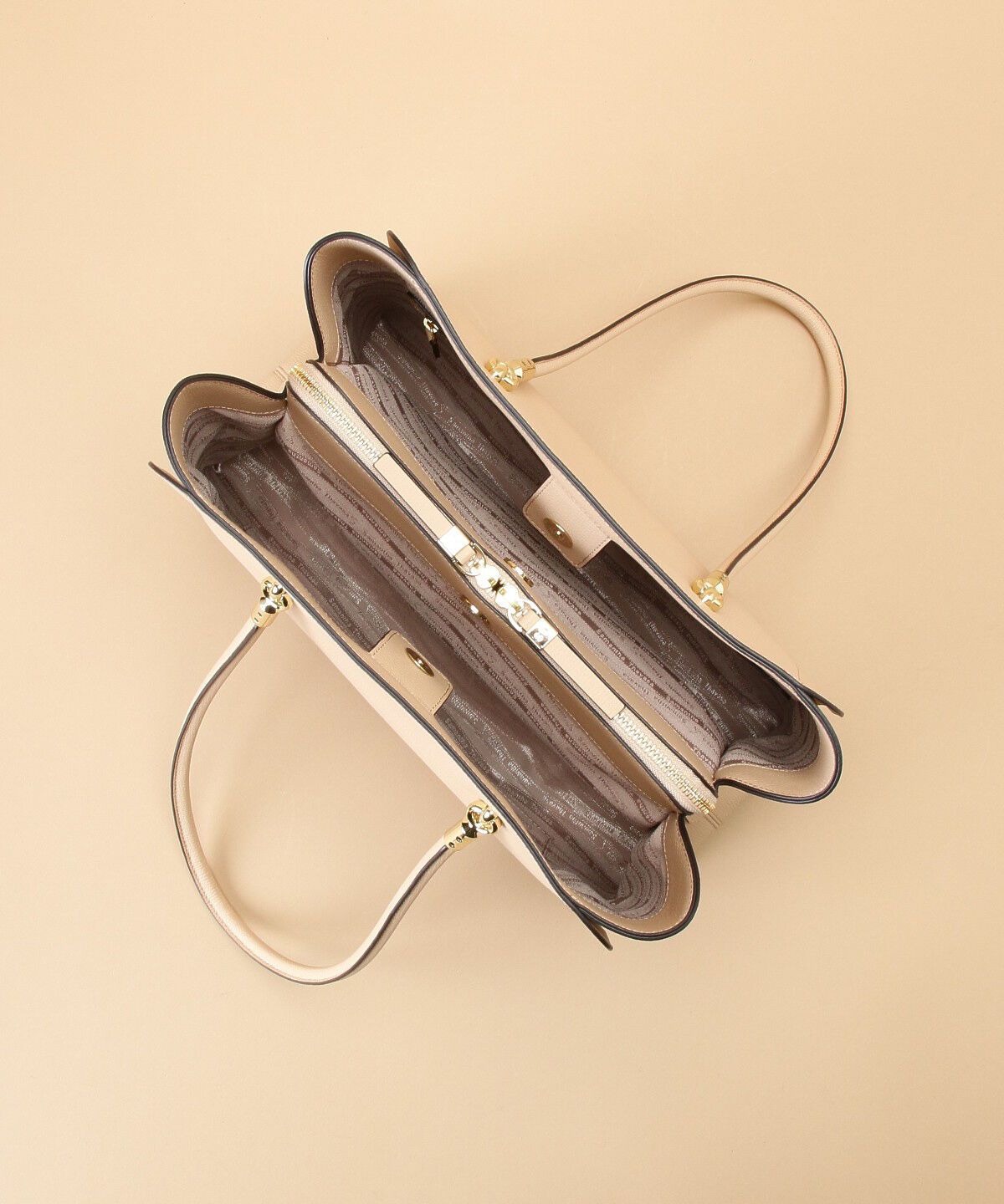 Samantha Thavasa「アベクトワ レザースクエアトートバッグ 大サイズ」|トートバッグ|