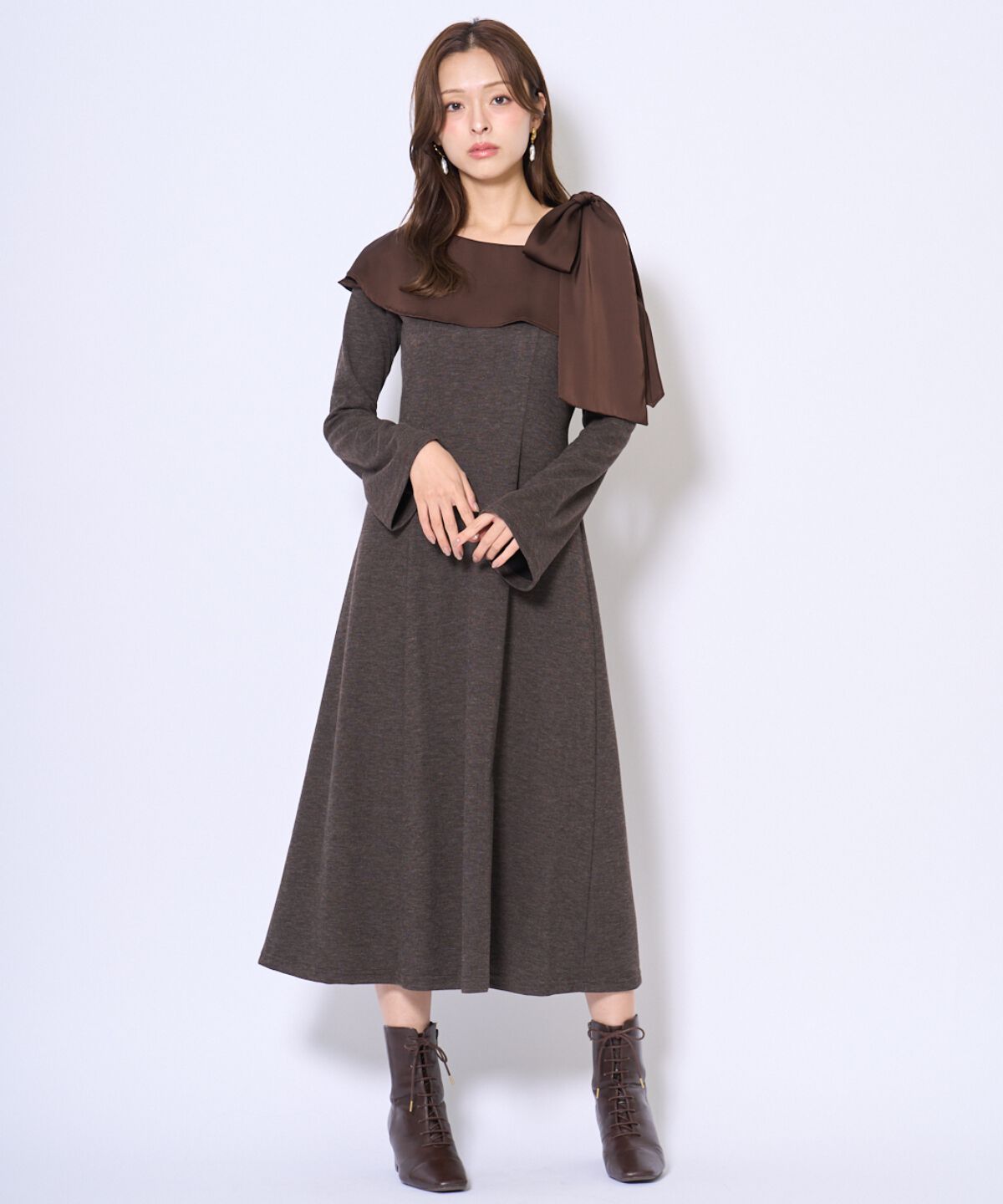 アンドクチュール「ショルダーリボンカットソーワンピース」|ワンピース|ブラウン