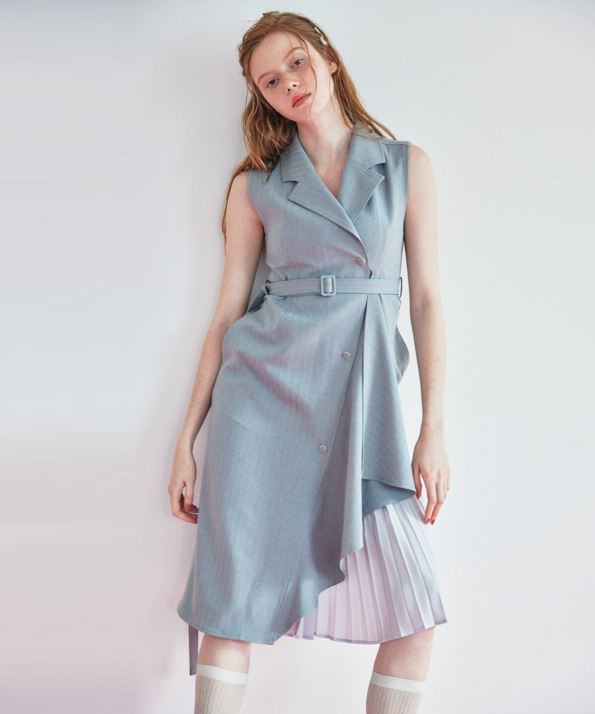 REDYAZEL「ノースリーブサイドプリーツワンピース」|ワンピース|グレー