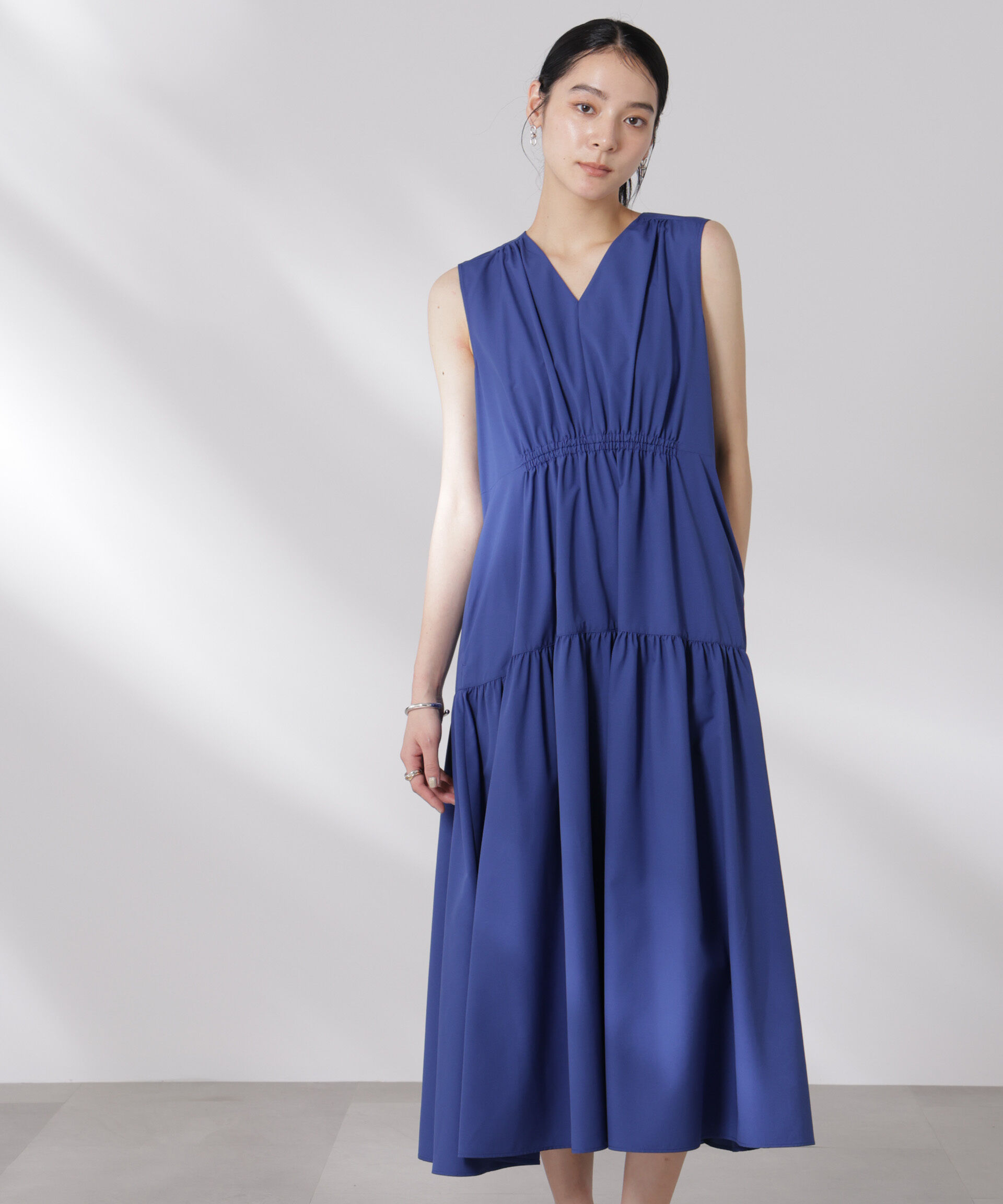 nano･universe「MINOTECH(R)Vネックギャザーティアードワンピース」|ワンピース|