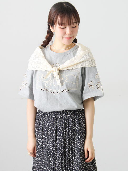 Samansa Mos2「三角ストール付カットワーク刺繍Tシャツ」|Tシャツ・カットソー|