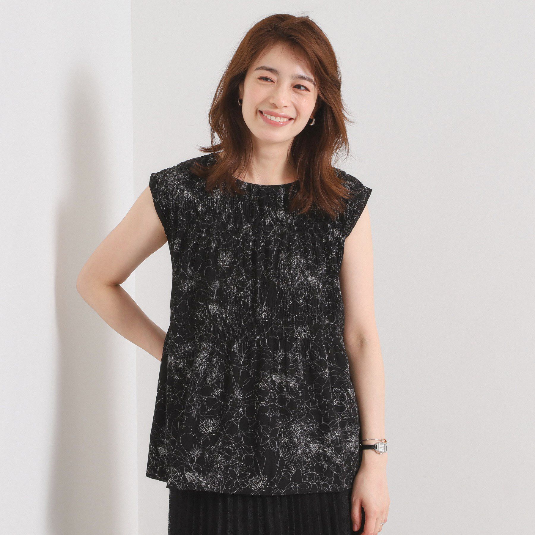 ITS&rsquo;DEMO「【手洗い可】花柄プリーツブラウス」|シャツ・ブラウス|ブラック(119)